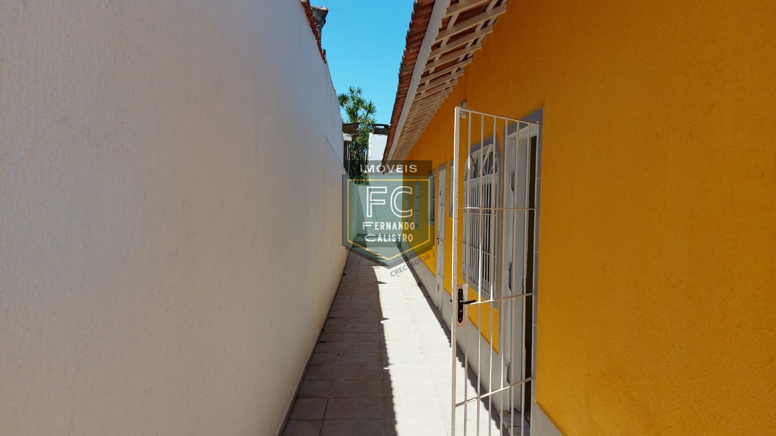 Casa térrea reformada com 3 dormitórios (1 suíte), piscina, 
