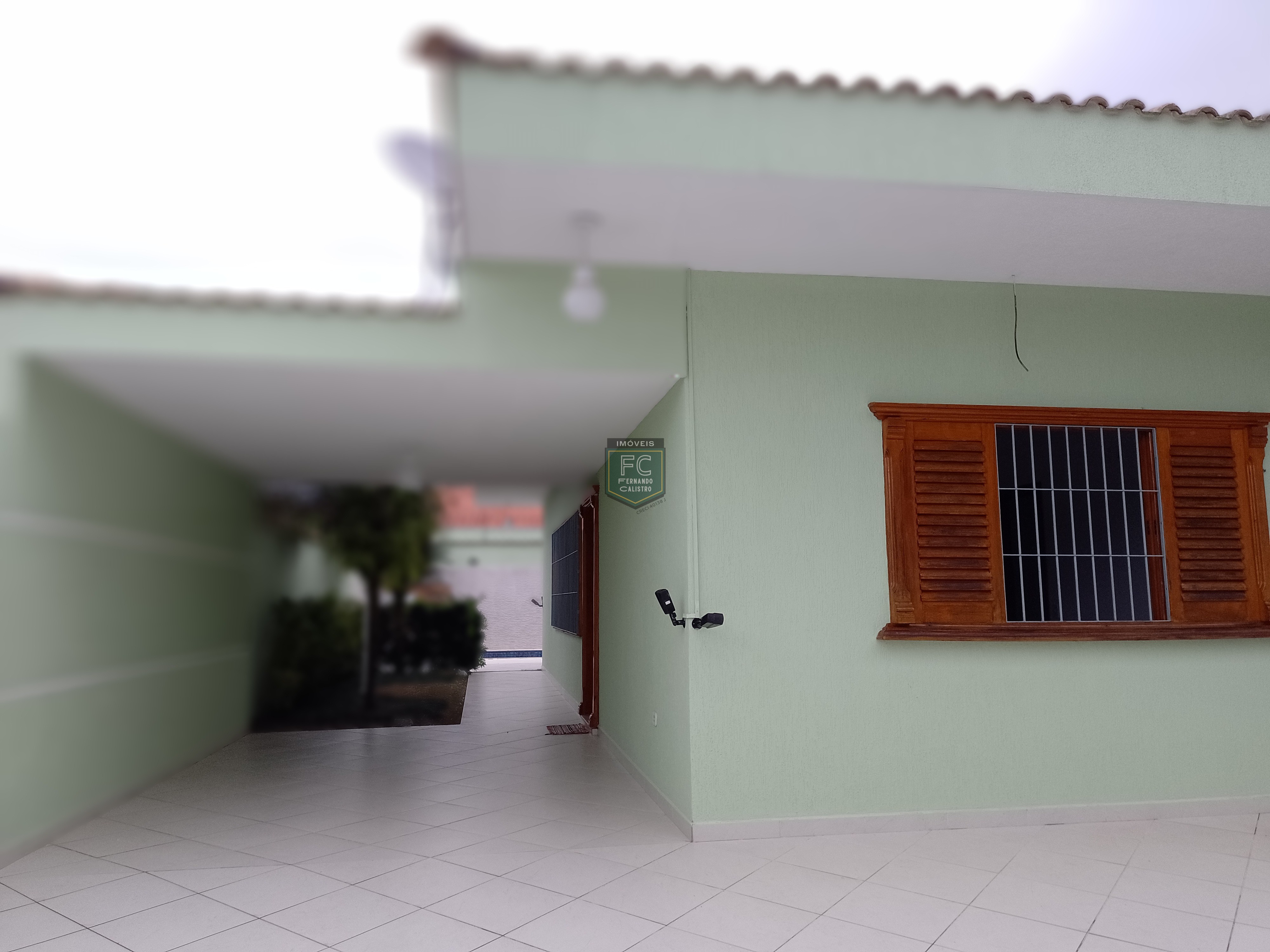 Casa térrea isolada 3 dormitórios (2 suítes) dorm. Serviço, 
