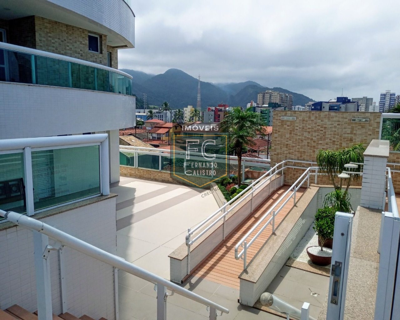 Apartamento altíssimo padrão 2 dormitórios (1 suíte) 80m² varanda gourmet c/ vista mar, financia banco / direto, local nobre, jd aguapeú, mongaguá sp