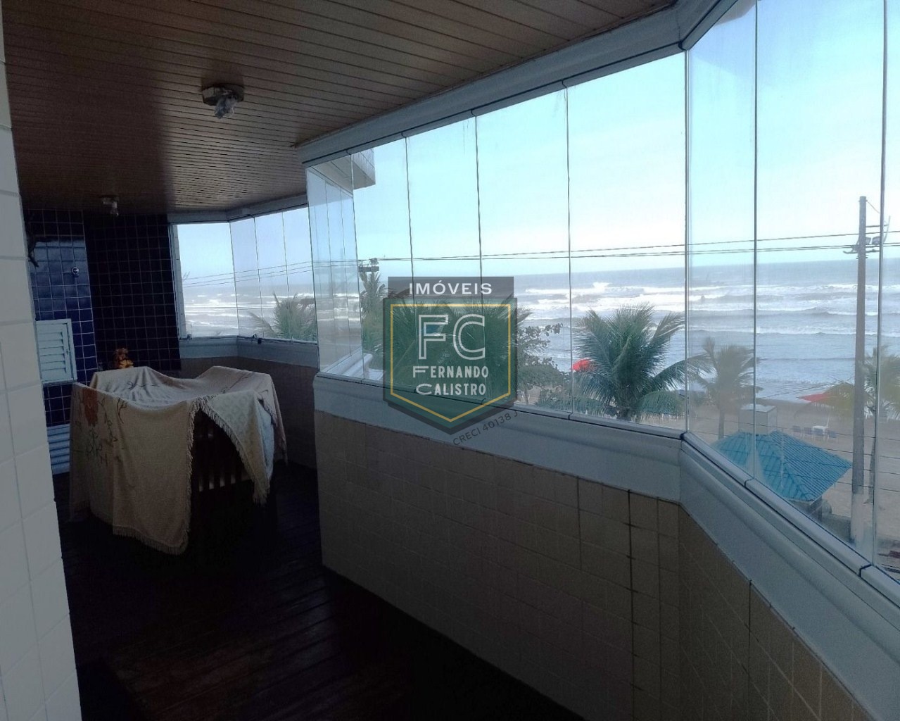 Apartamento 2 dormitórios (1 suíte) alto padrão, varanda gourmet envidraçada frente ao mar c/ churrasqueira, local nobre, centro - mongaguá - sp