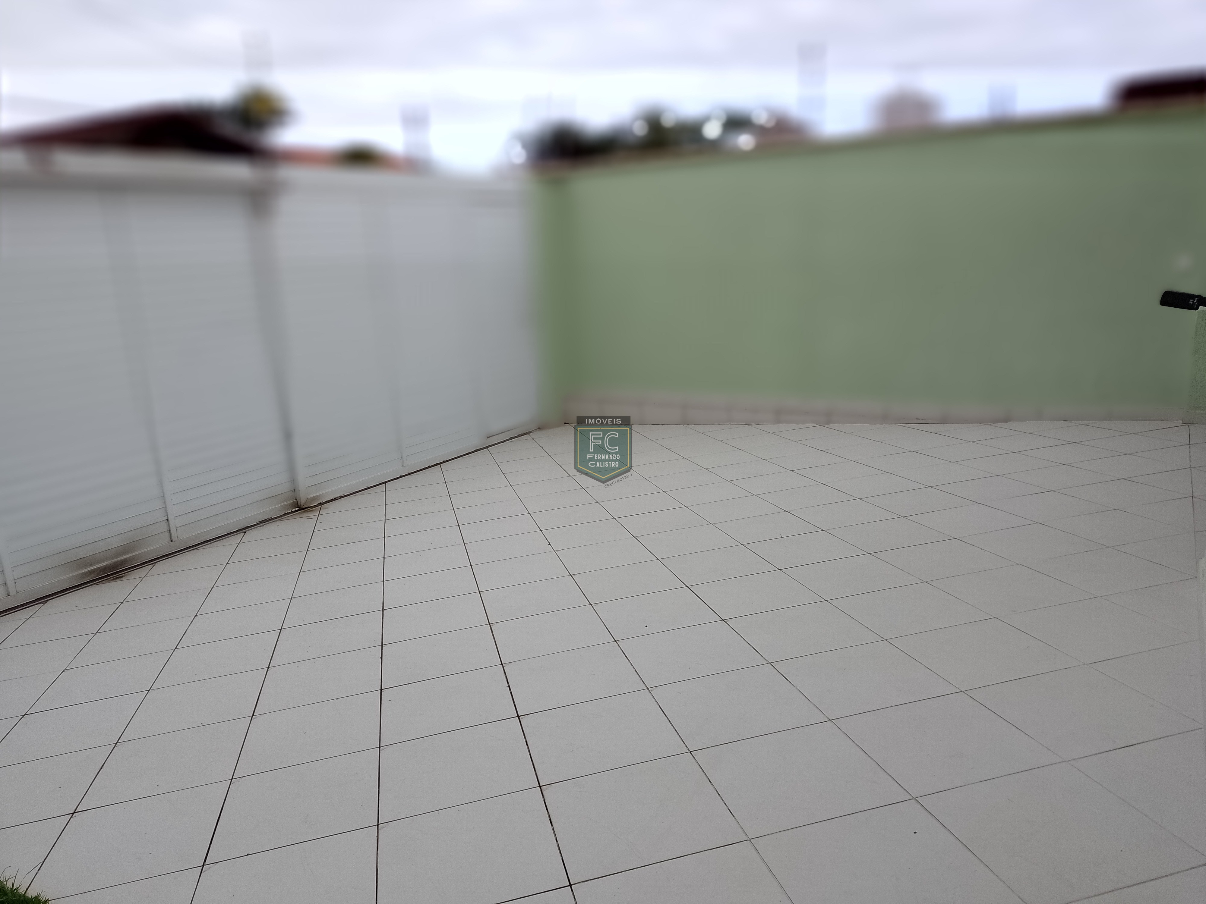 Casa térrea isolada 3 dormitórios (2 suítes) dorm. Serviço, 