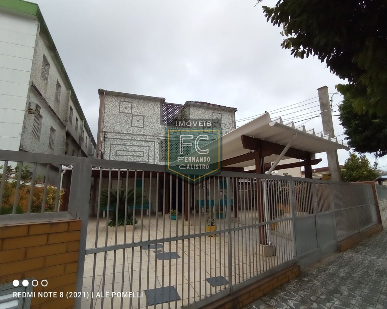 Kitnet térreo, reformado, mobiliado, 1 vaga, 350 mts da prai