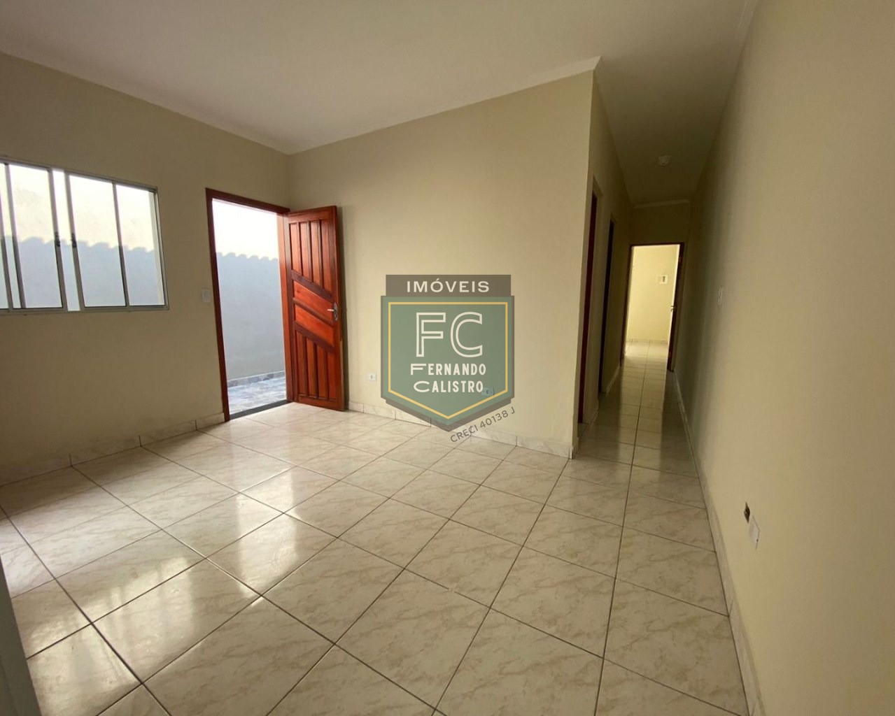 Casa térrea nova 2 dormitórios (1 suíte), quintal c/ piscina