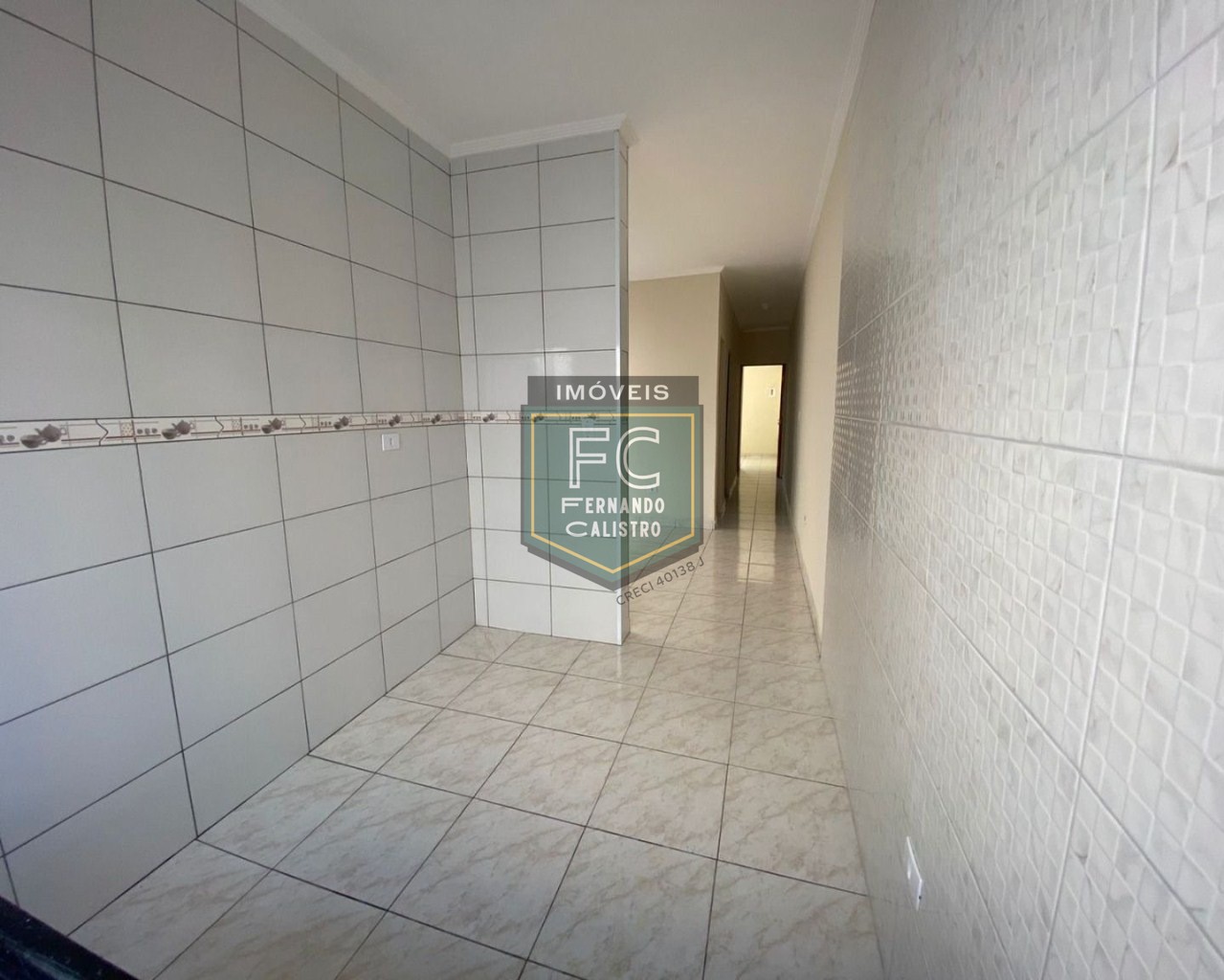 Casa térrea nova 2 dormitórios (1 suíte), quintal c/ piscina