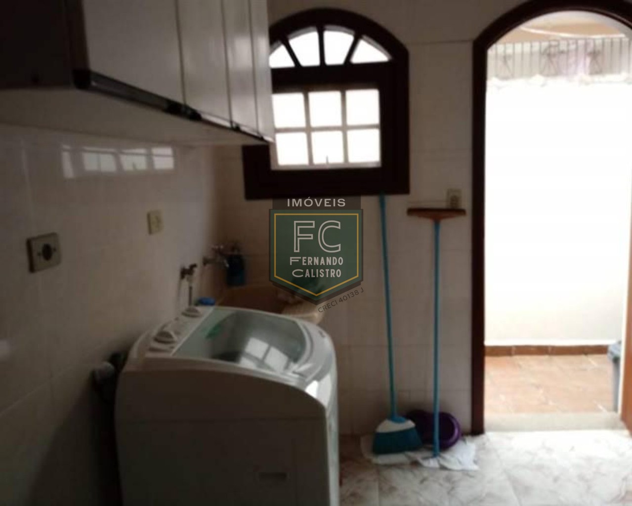 Casa terrea lote inteiro 4 dormitórios (4 suítes), 270 m², com piscina, churrasqueira, localização privilegiada balneário flórida - praia grande/sp