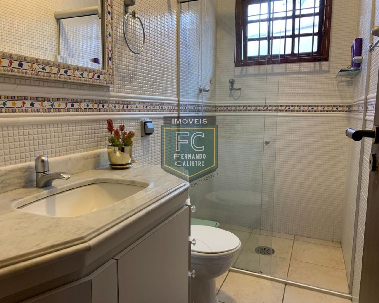 Casa isolada, alto padrão, 3 dormitórios(1suíte), 3 vagas para auto, lazer completo, localização privilegiada bairro flórida, praia grande/sp