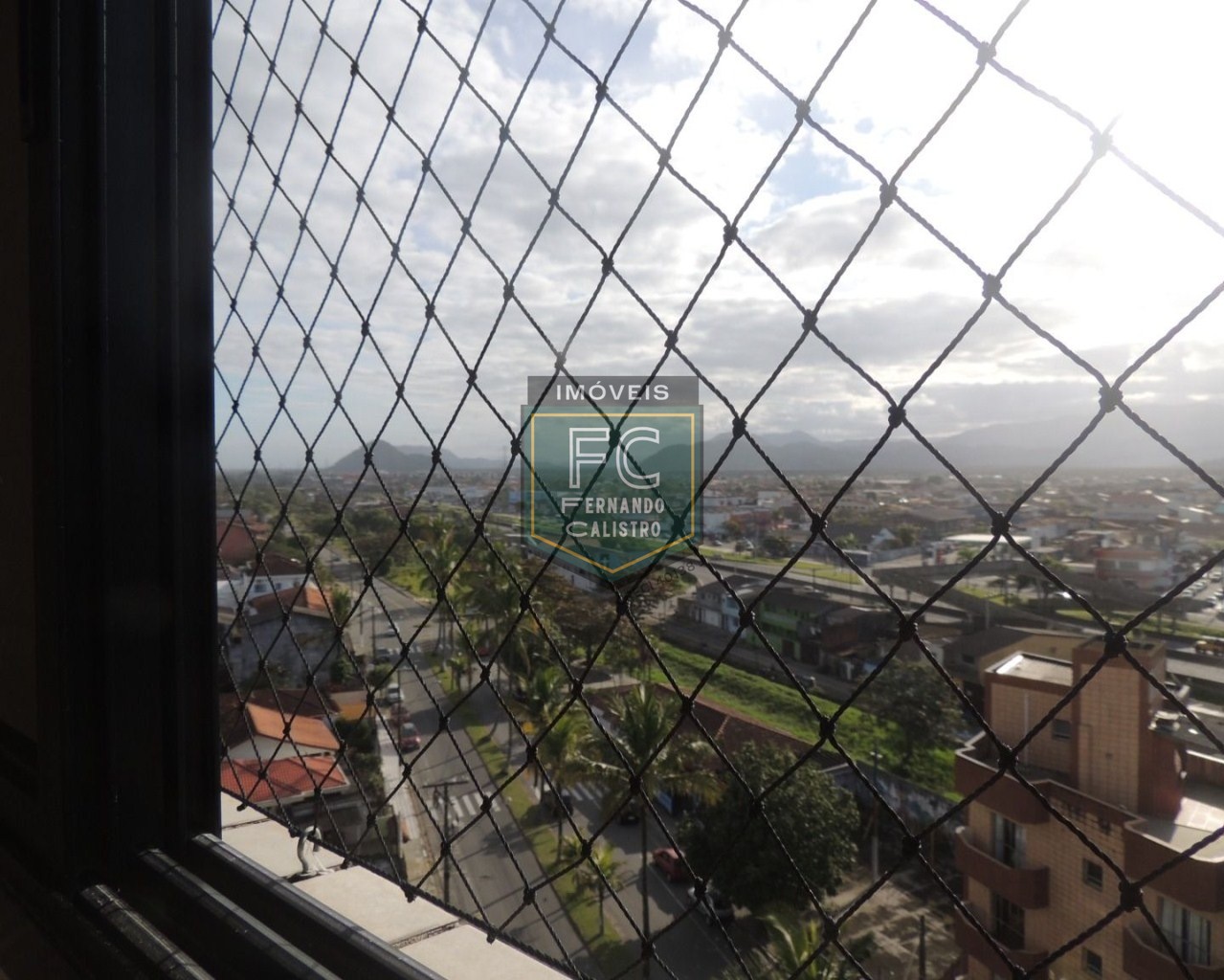 Apartamento alto padrão 2 dormitórios (1 suíte) 82m², varanda de frente, financ. Bancário / direto / permuta, perto da praia, vera cruz, mongaguá sp