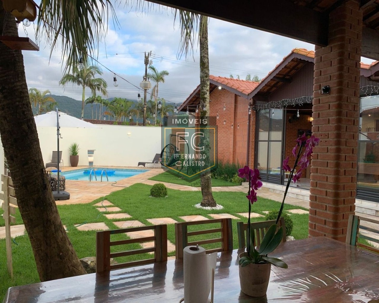 Casa isolada, alto padrão, 3 dormitórios(1suíte), 3 vagas para auto, lazer completo, localização privilegiada bairro flórida, praia grande/sp