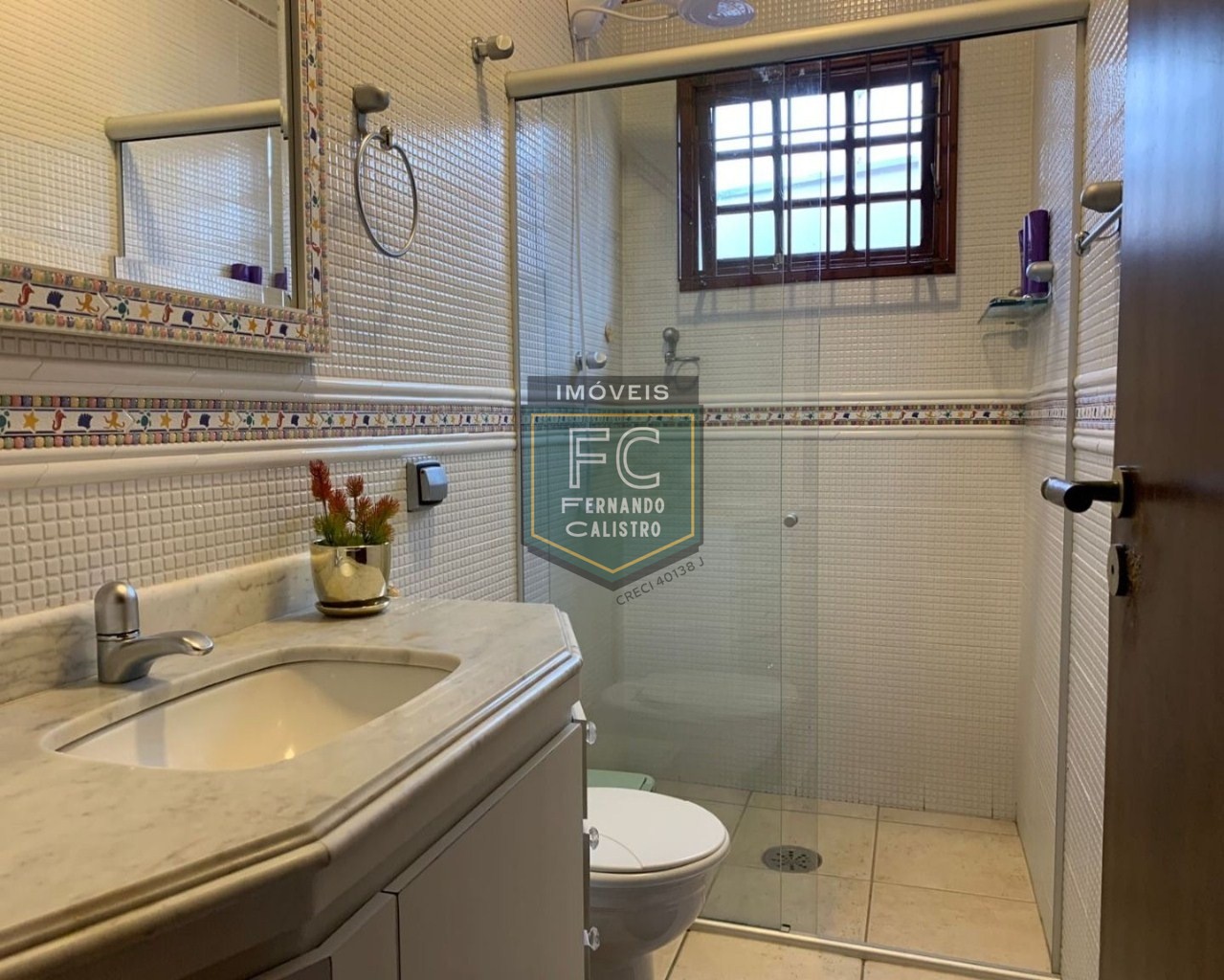 Casa isolada, alto padrão, 3 dormitórios(1suíte), 3 vagas para auto, lazer completo, localização privilegiada bairro flórida, praia grande/sp