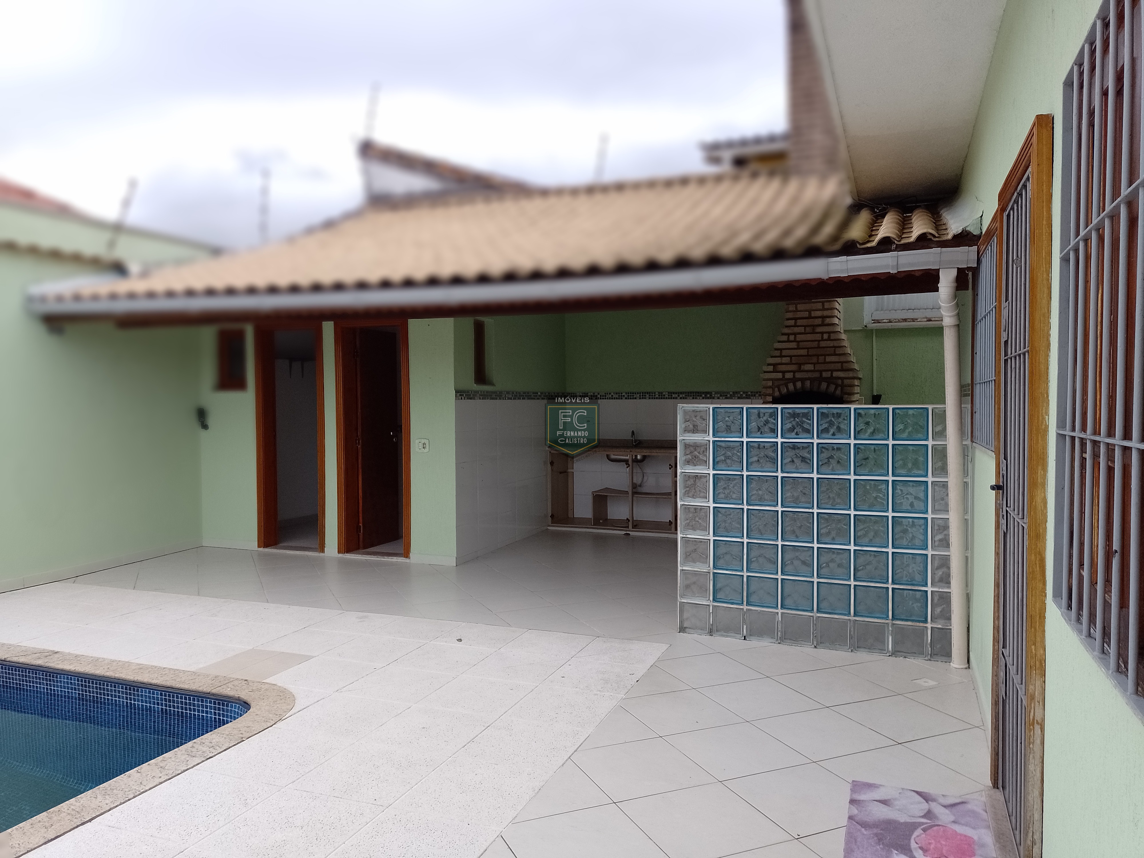 Casa térrea isolada 3 dormitórios (2 suítes) + dorm. Serviço, 318,5m² área total, piscina, espaço gourmet, z. Militar, bal. Flórida, praia grande sp