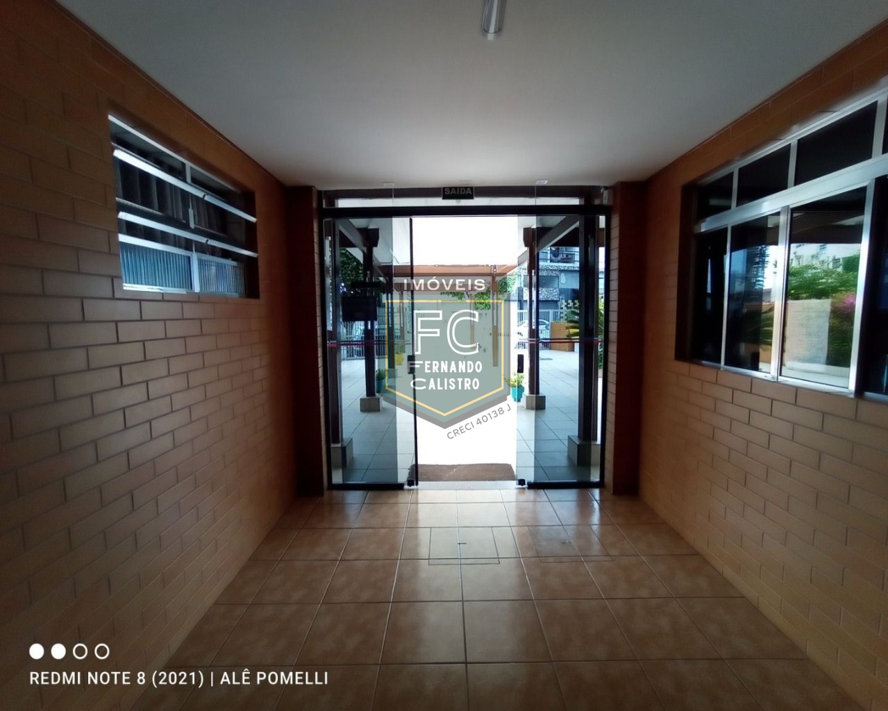 Kitnet térreo, reformado, mobiliado, 1 vaga, 350 mts da prai