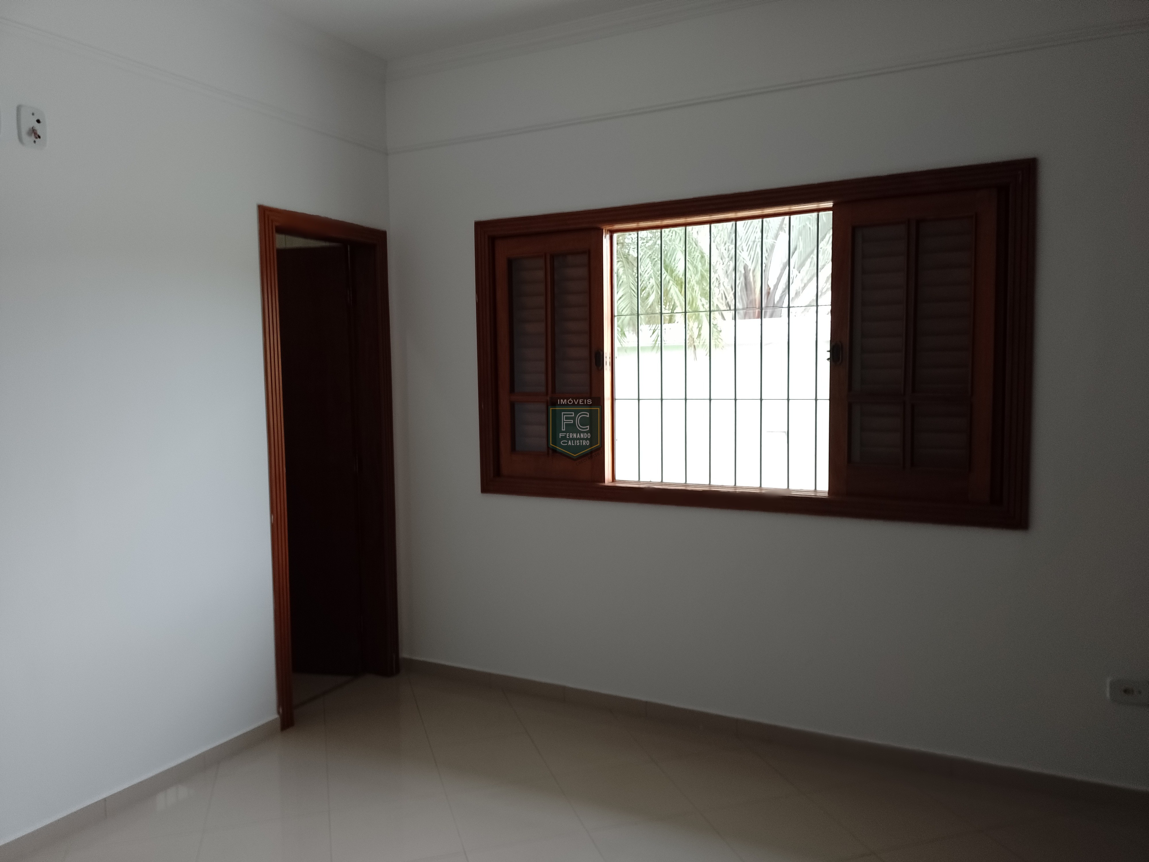 Casa térrea isolada 3 dormitórios (2 suítes) + dorm. Serviço, 318,5m² área total, piscina, espaço gourmet, z. Militar, bal. Flórida, praia grande sp