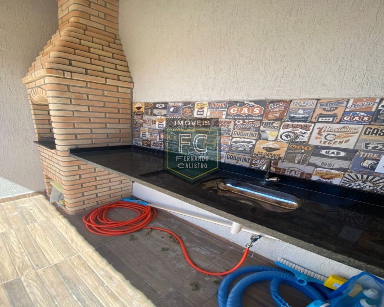 Casas novas alto padrão a 250 mts da praia c/ piscina e chur