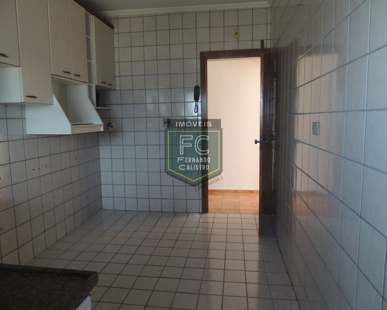 Apartamento alto padrão 2 dormitórios (1 suíte) 82m², varanda de frente, financ. Bancário / direto / permuta, perto da praia, vera cruz, mongaguá sp