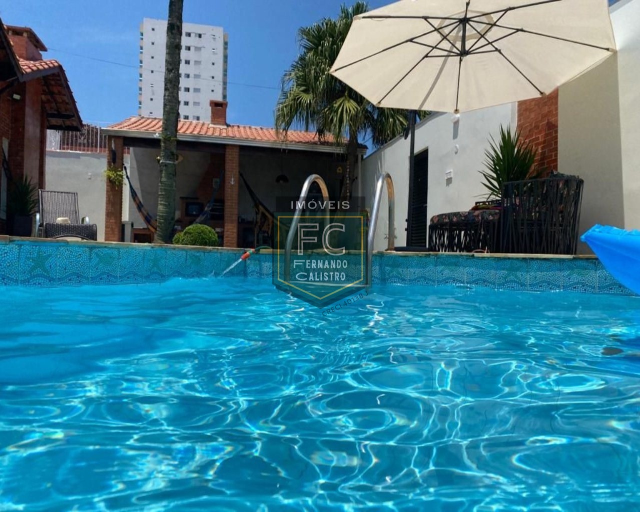 Casa isolada, alto padrão, 3 dormitórios(1suíte), 3 vagas para auto, lazer completo, localização privilegiada bairro flórida, praia grande/sp