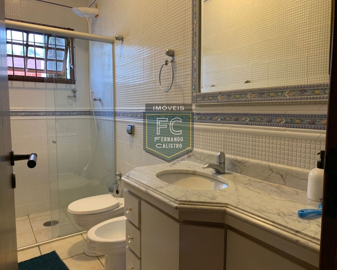 Casa isolada, alto padrão, 3 dormitórios(1suíte), 3 vagas para auto, lazer completo, localização privilegiada bairro flórida, praia grande/sp