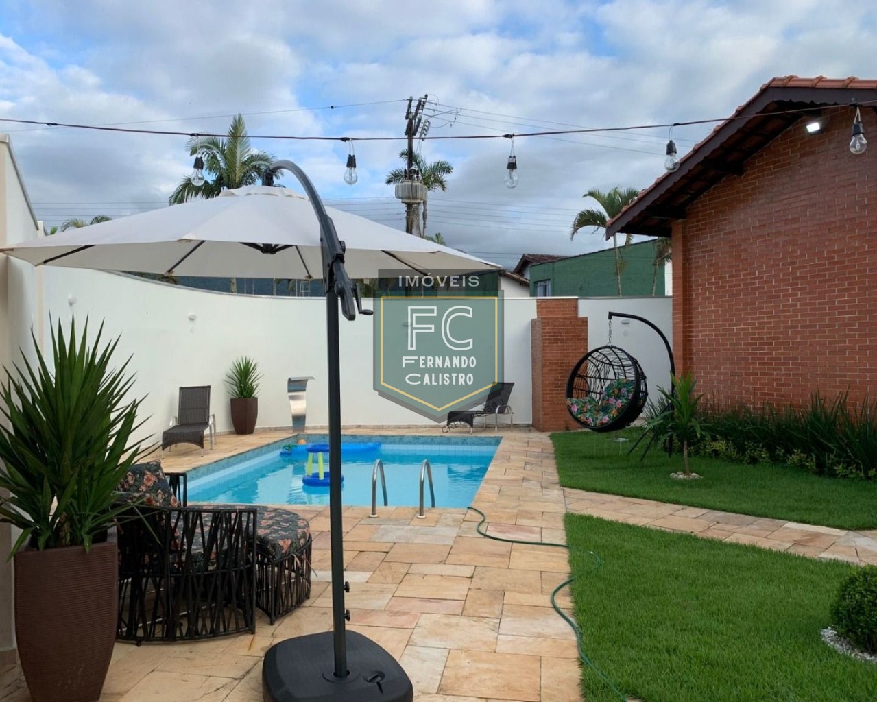 Casa isolada, alto padrão, 3 dormitórios(1suíte), 3 vagas para auto, lazer completo, localização privilegiada bairro flórida, praia grande/sp