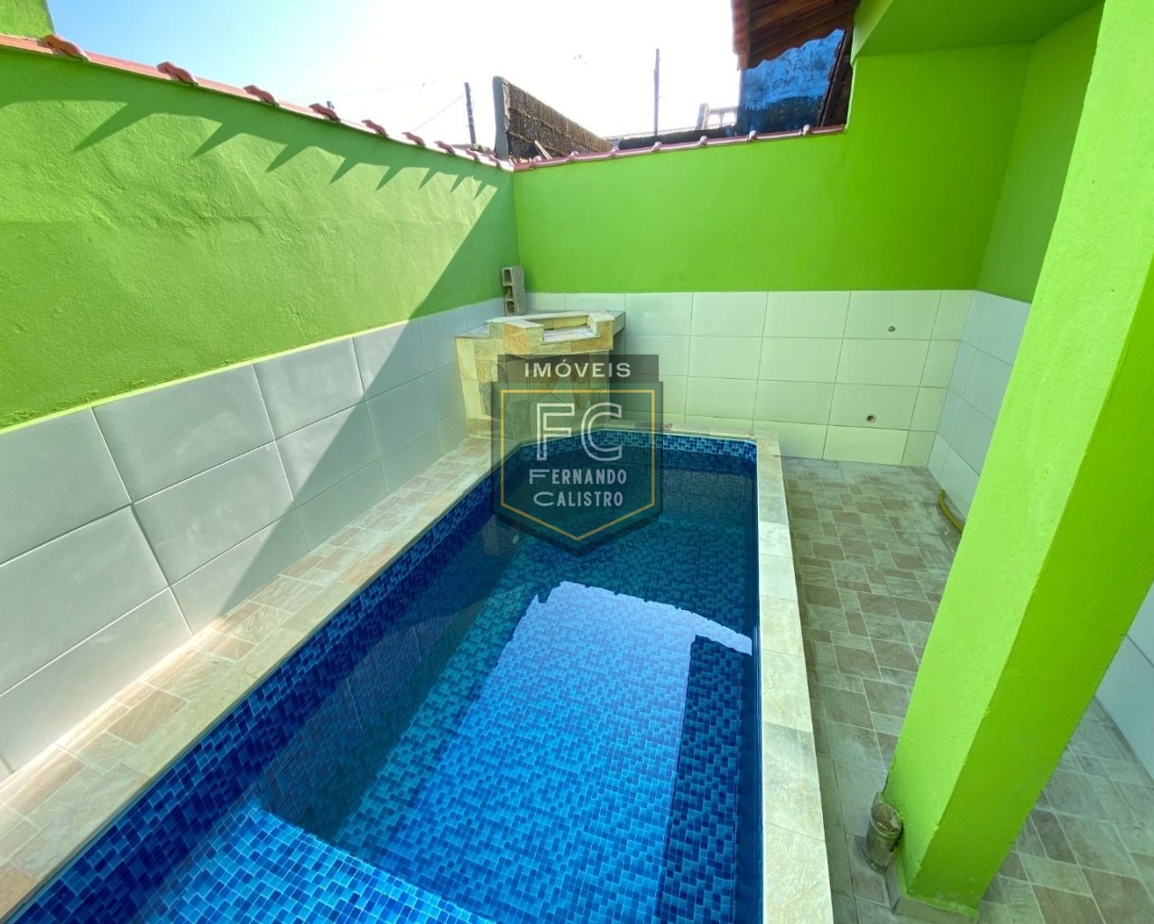 Casa térrea nova 2 dormitórios (1 suíte) c/ piscina, churrasqueira, 2 vagas, financiamento bancário c/ entrada reduzida! v. Atlântica, mongaguá sp