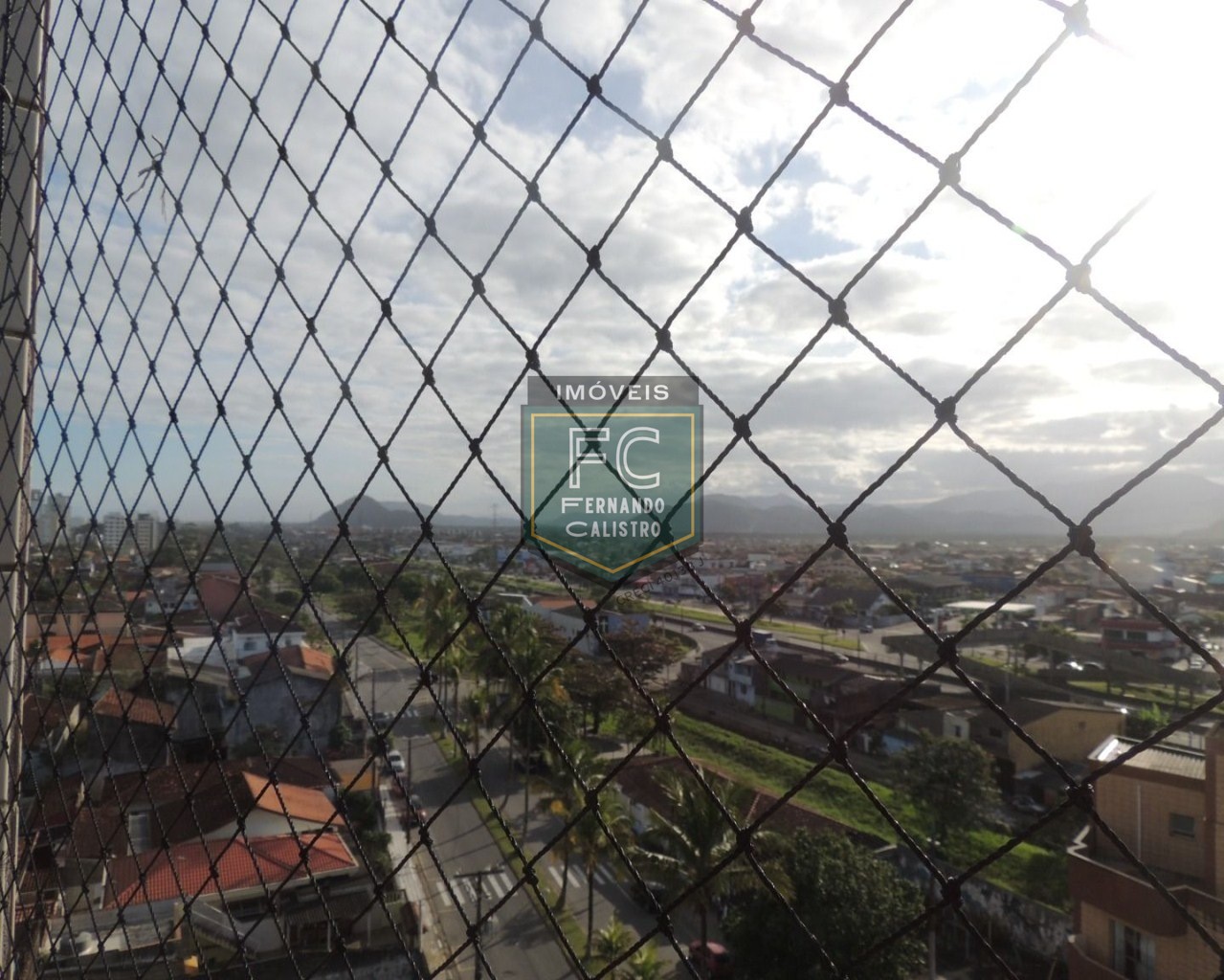 Apartamento alto padrão 2 dormitórios (1 suíte) 82m², varanda de frente, financ. Bancário / direto / permuta, perto da praia, vera cruz, mongaguá sp