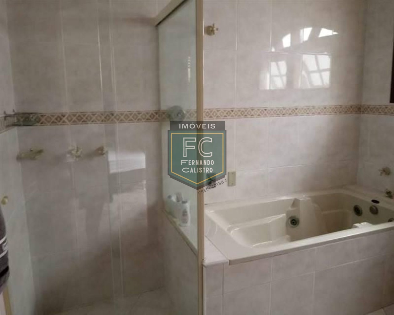 Casa terrea lote inteiro 4 dormitórios (4 suítes), 270 m², com piscina, churrasqueira, localização privilegiada balneário flórida - praia grande/sp