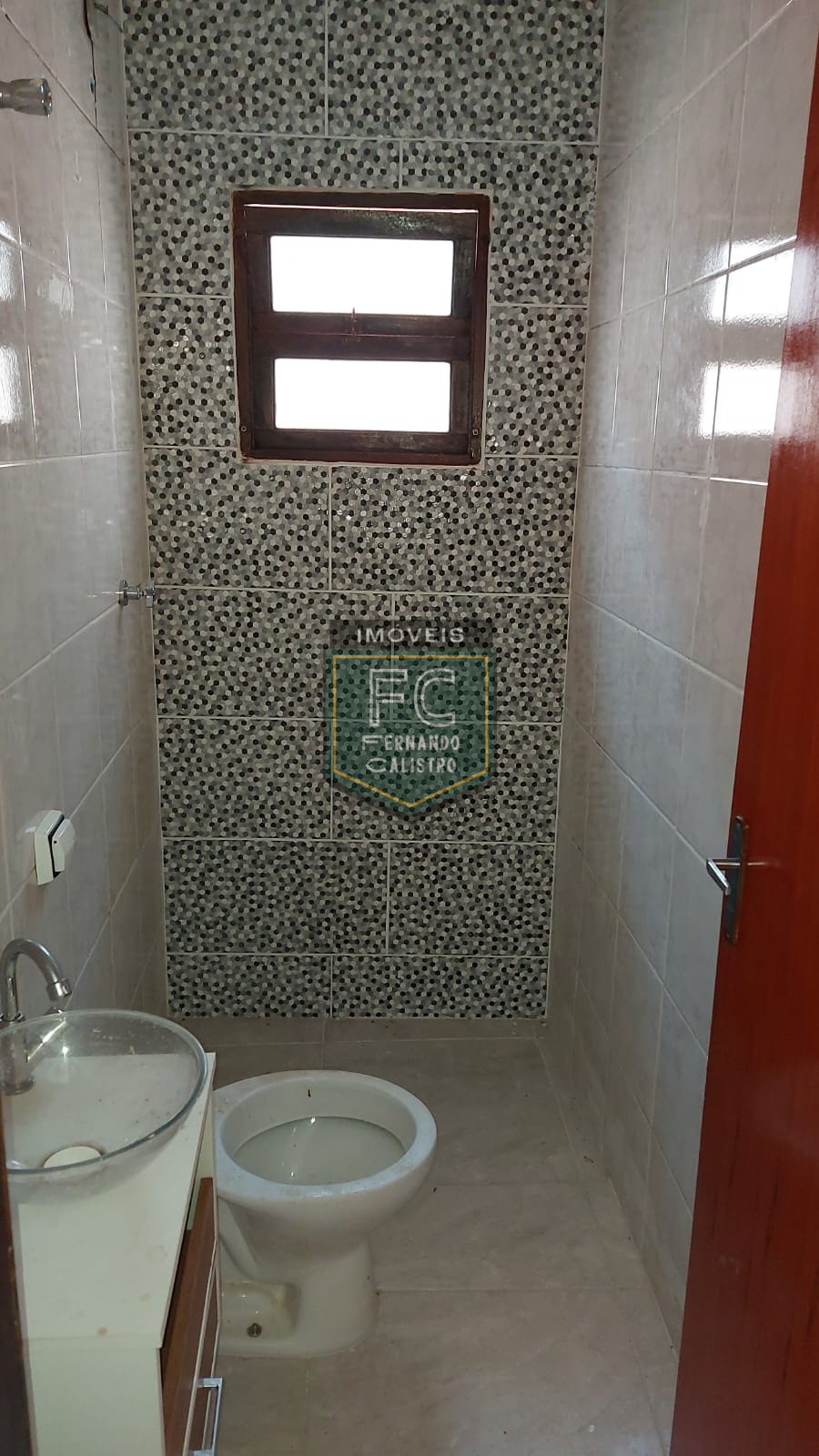 Casa térrea reformada com 3 dormitórios (1 suíte), piscina, 