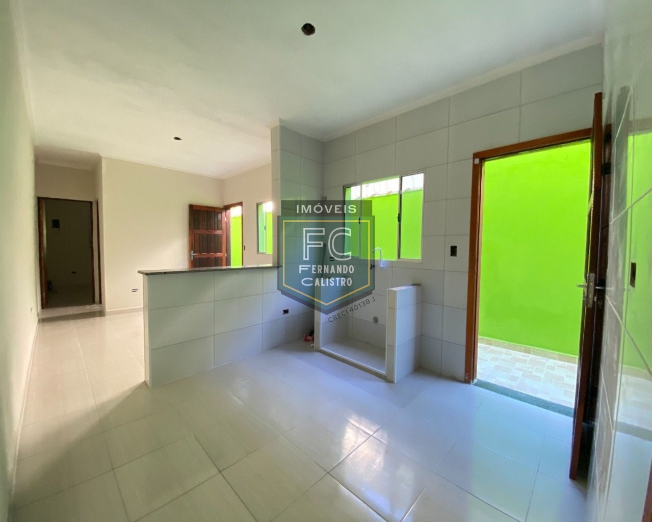 Casa térrea nova 2 dormitórios (1 suíte) c/ piscina, churrasqueira, 2 vagas, financiamento bancário c/ entrada reduzida! v. Atlântica, mongaguá sp