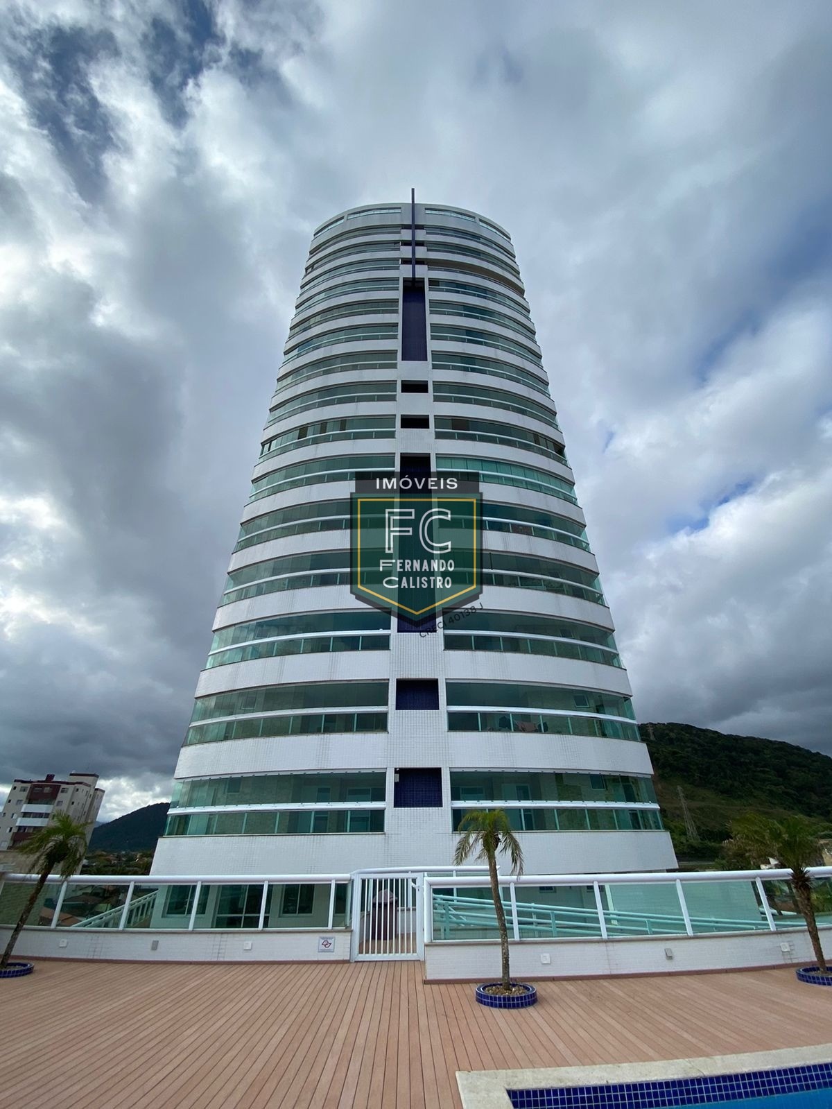 Apartamento altíssimo padrão 2 dormitórios (1 suíte) 80m² varanda gourmet c/ vista mar, financia banco / direto, local nobre, jd aguapeú, mongaguá sp