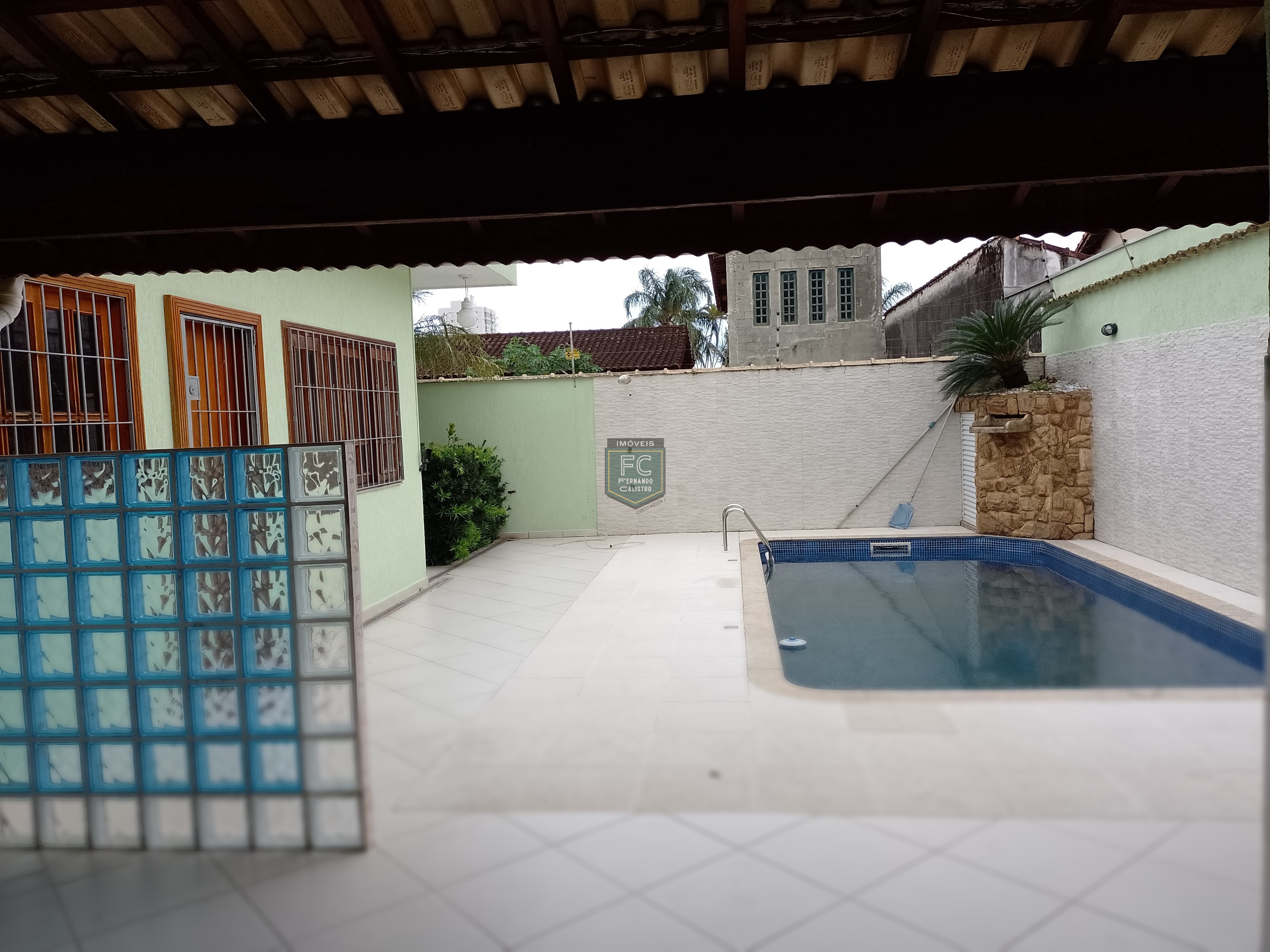 Casa térrea isolada 3 dormitórios (2 suítes) + dorm. Serviço, 318,5m² área total, piscina, espaço gourmet, z. Militar, bal. Flórida, praia grande sp