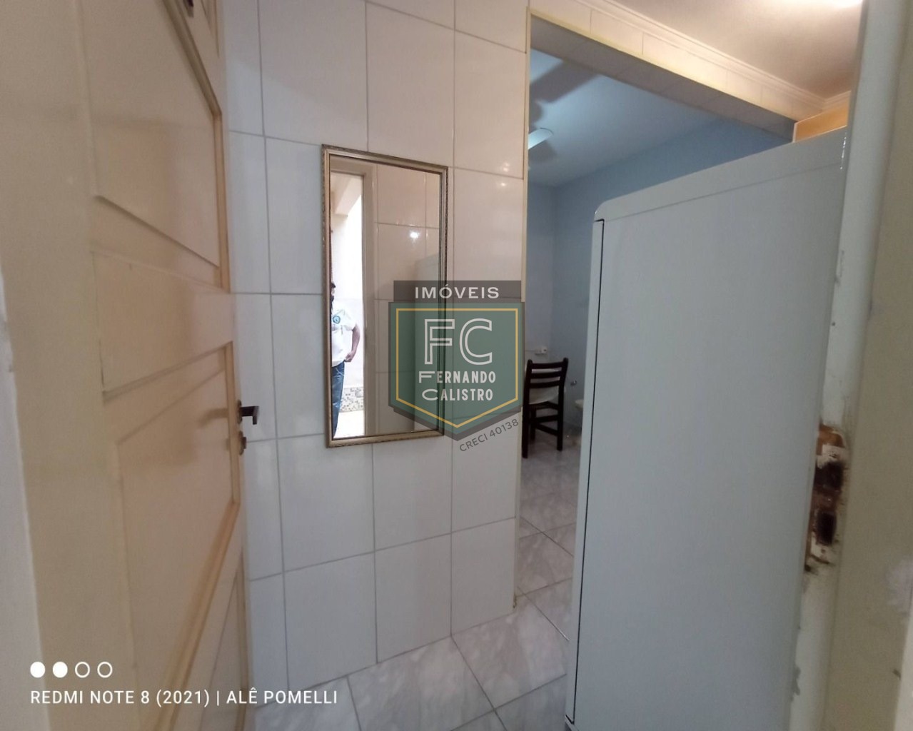 Kitnet térreo, reformado, mobiliado, 1 vaga, 350 mts da prai