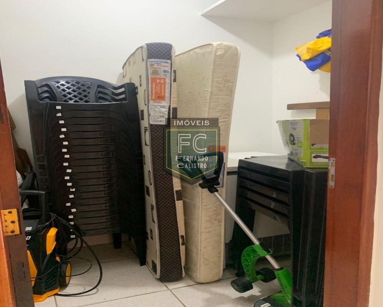 Casa isolada, alto padrão, 3 dormitórios(1suíte), 3 vagas para auto, lazer completo, localização privilegiada bairro flórida, praia grande/sp