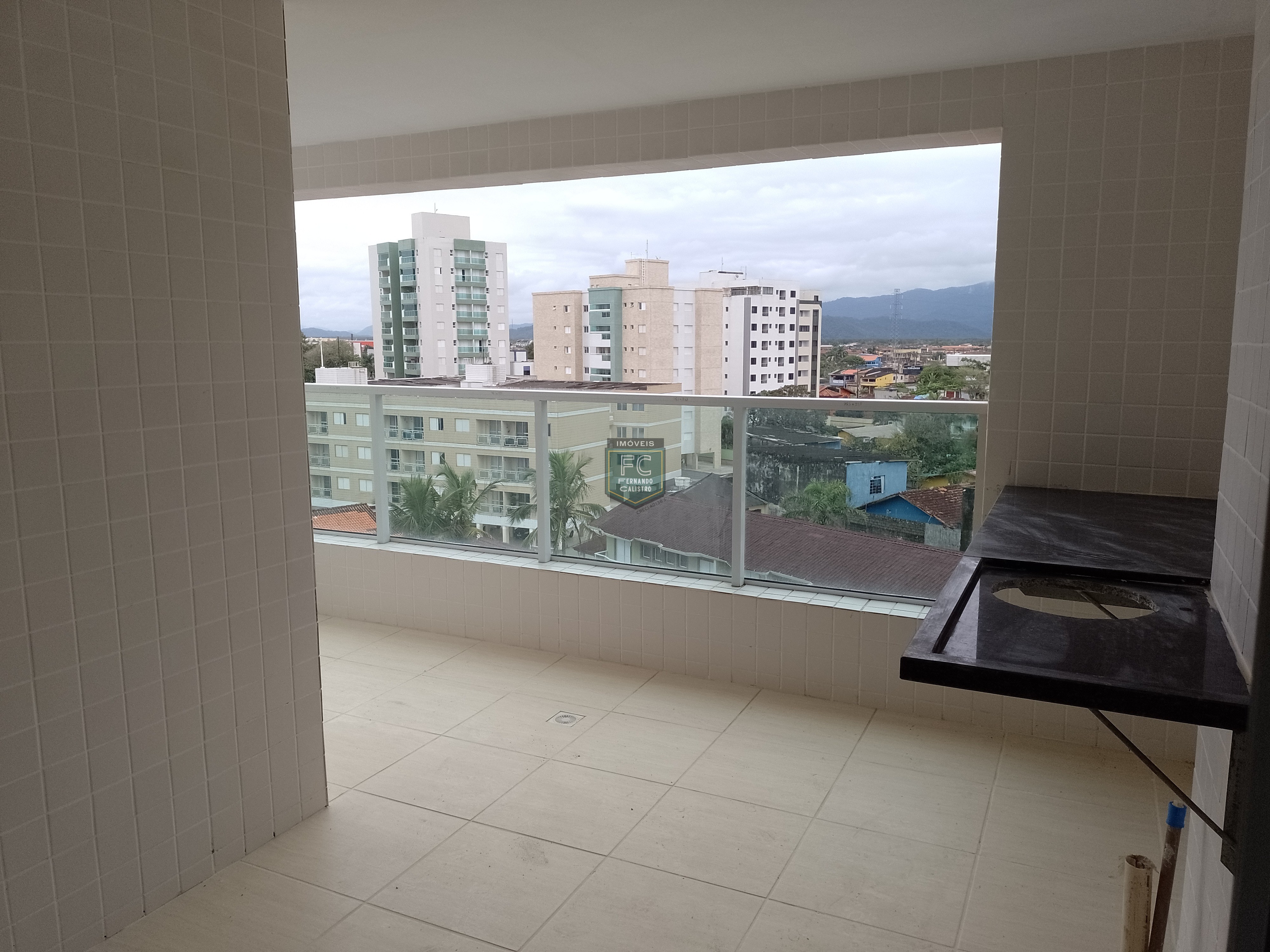 Apartamento 2 dormitórios (1 suíte) andar alto, varanda gourmet c/ vista p/ o mar, condomínio lazer completo frente ao mar, v. Atlântica, mongaguá sp
