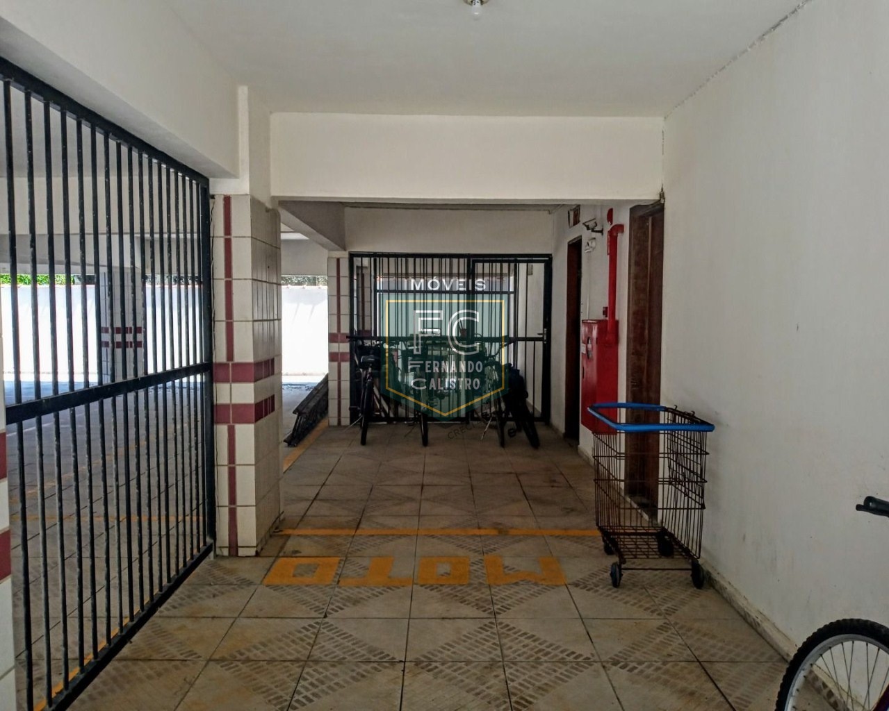 Apartamento alto padrão 2 dormitórios (1 suíte) 82m², varanda de frente, financ. Bancário / direto / permuta, perto da praia, vera cruz, mongaguá sp