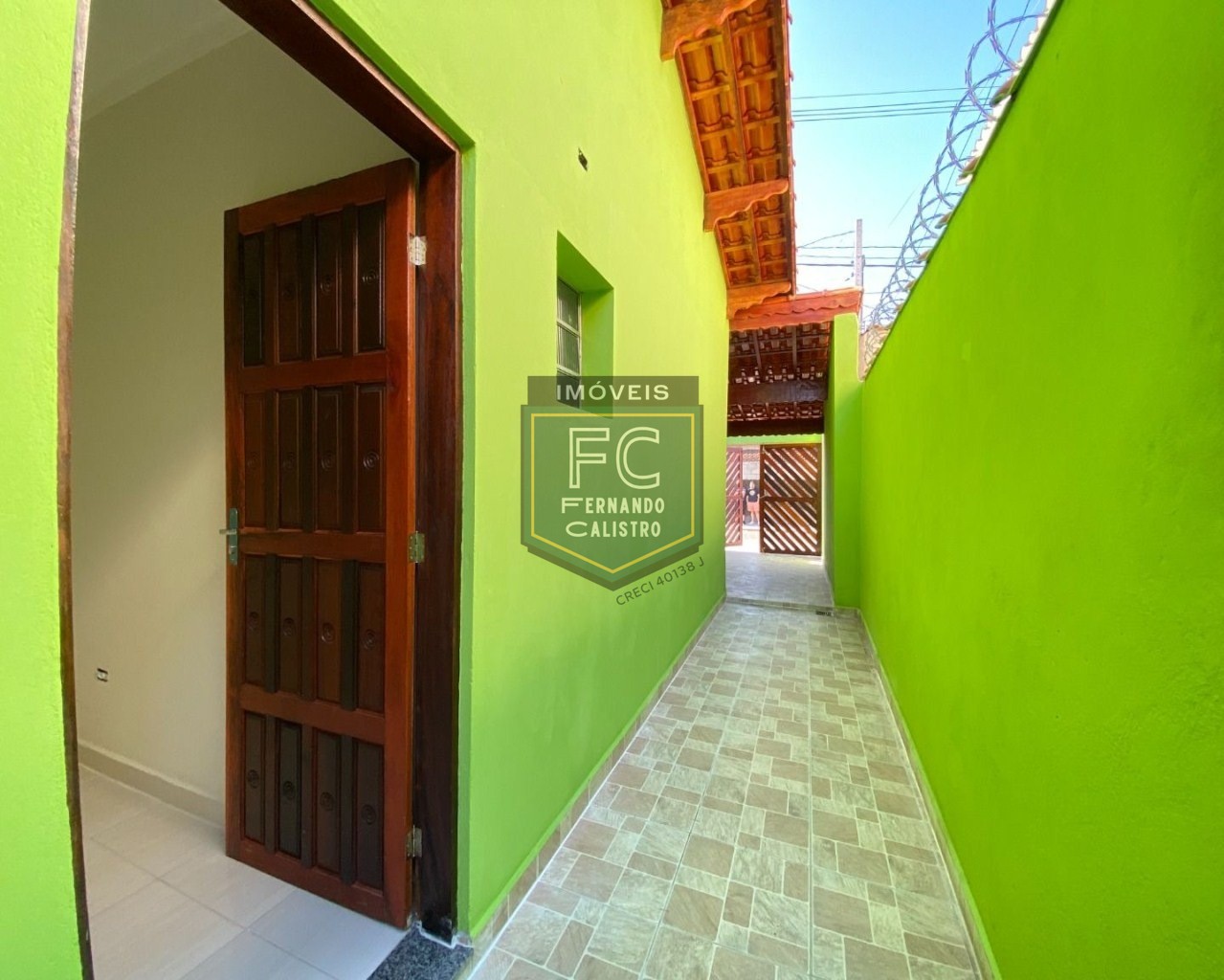 Casa térrea nova 2 dormitórios (1 suíte) c/ piscina, churrasqueira, 2 vagas, financiamento bancário c/ entrada reduzida! v. Atlântica, mongaguá sp