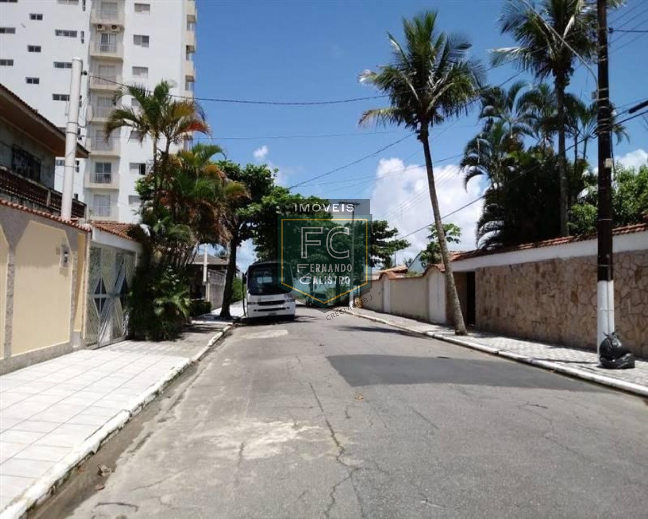 Casa terrea lote inteiro 4 dormitórios (4 suítes), 270 m², c