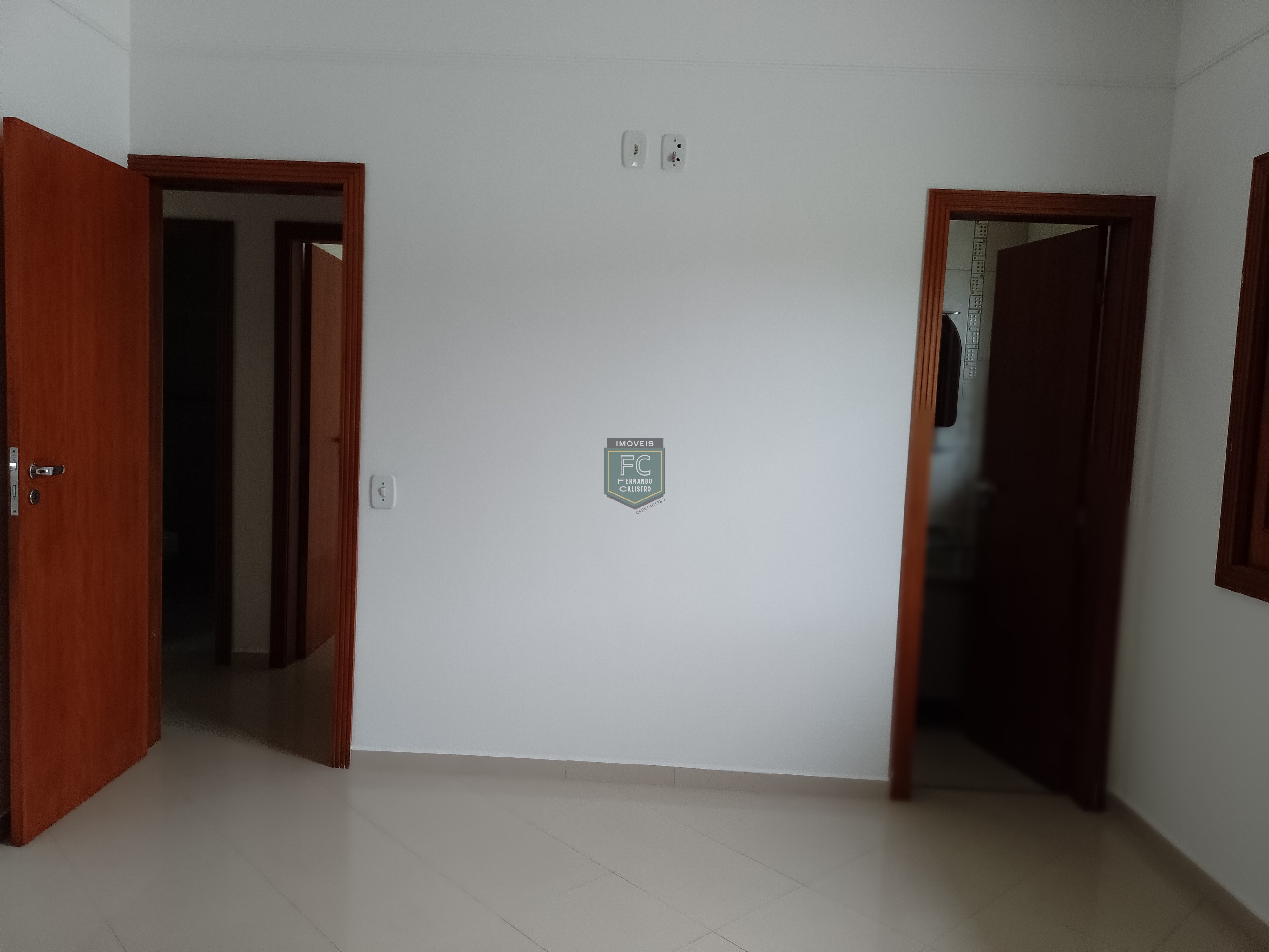 Casa térrea isolada 3 dormitórios (2 suítes) + dorm. Serviço, 318,5m² área total, piscina, espaço gourmet, z. Militar, bal. Flórida, praia grande sp