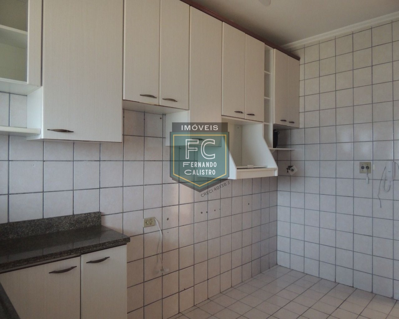 Apartamento alto padrão 2 dormitórios (1 suíte) 82m², varanda de frente, financ. Bancário / direto / permuta, perto da praia, vera cruz, mongaguá sp