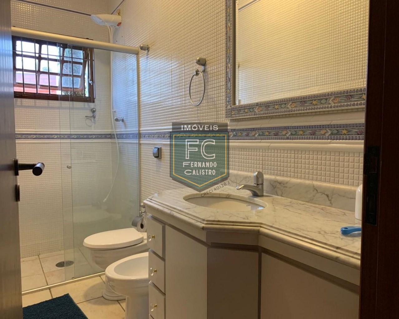 Casa isolada, alto padrão, 3 dormitórios(1suíte), 3 vagas para auto, lazer completo, localização privilegiada bairro flórida, praia grande/sp