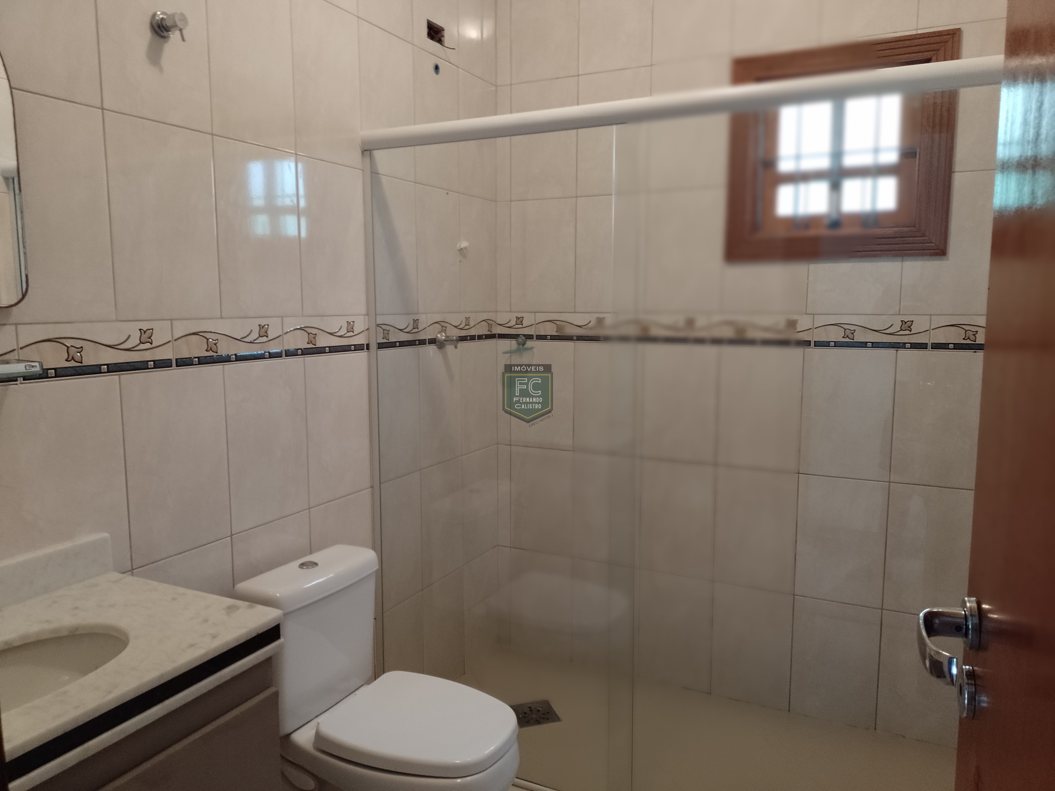 Casa térrea isolada 3 dormitórios (2 suítes) + dorm. Serviço, 318,5m² área total, piscina, espaço gourmet, z. Militar, bal. Flórida, praia grande sp