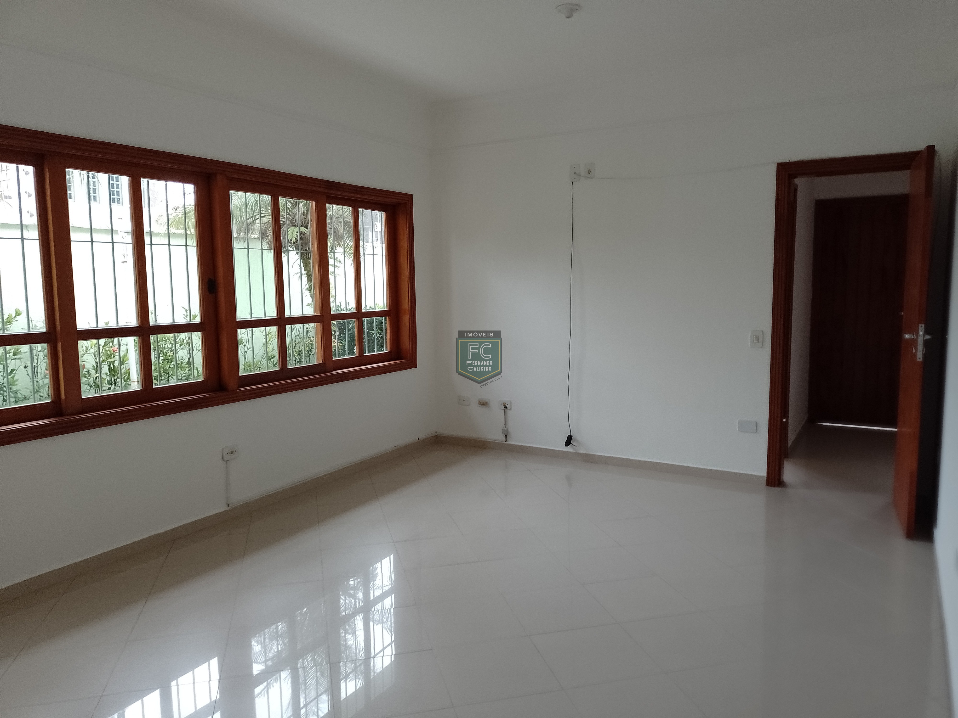 Casa térrea isolada 3 dormitórios (2 suítes) + dorm. Serviço, 318,5m² área total, piscina, espaço gourmet, z. Militar, bal. Flórida, praia grande sp