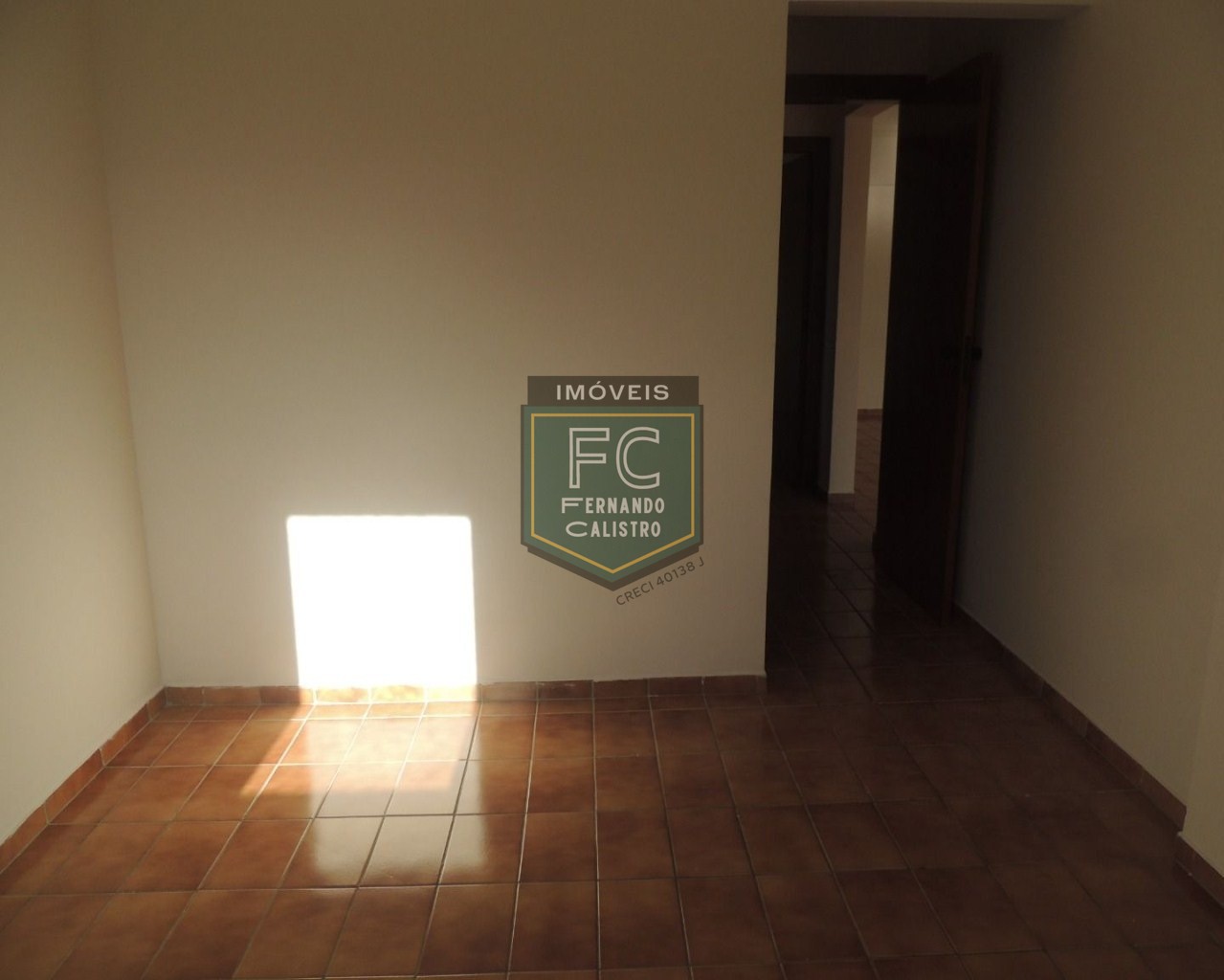 Apartamento alto padrão 2 dormitórios (1 suíte) 82m², varanda de frente, financ. Bancário / direto / permuta, perto da praia, vera cruz, mongaguá sp