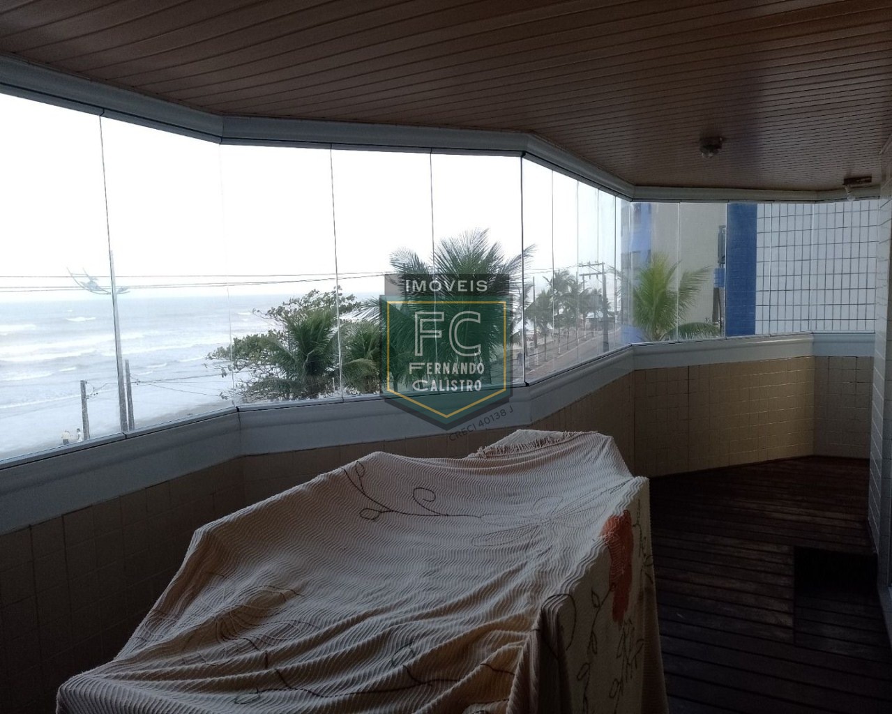 Apartamento 2 dormitórios (1 suíte) alto padrão, varanda gourmet envidraçada frente ao mar c/ churrasqueira, local nobre, centro - mongaguá - sp