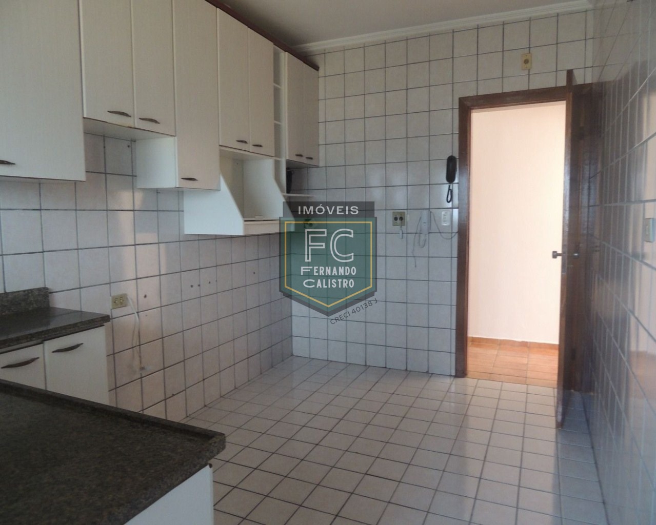 Apartamento alto padrão 2 dormitórios (1 suíte) 82m², varanda de frente, financ. Bancário / direto / permuta, perto da praia, vera cruz, mongaguá sp