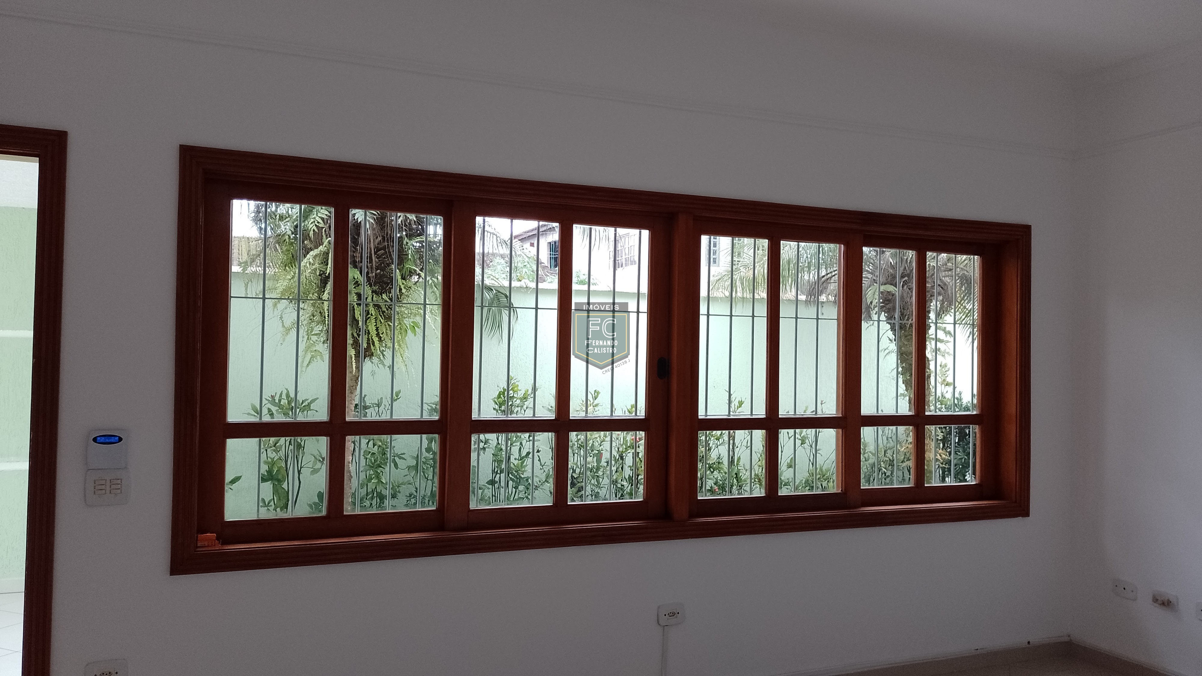 Casa térrea isolada 3 dormitórios (2 suítes) + dorm. Serviço, 318,5m² área total, piscina, espaço gourmet, z. Militar, bal. Flórida, praia grande sp