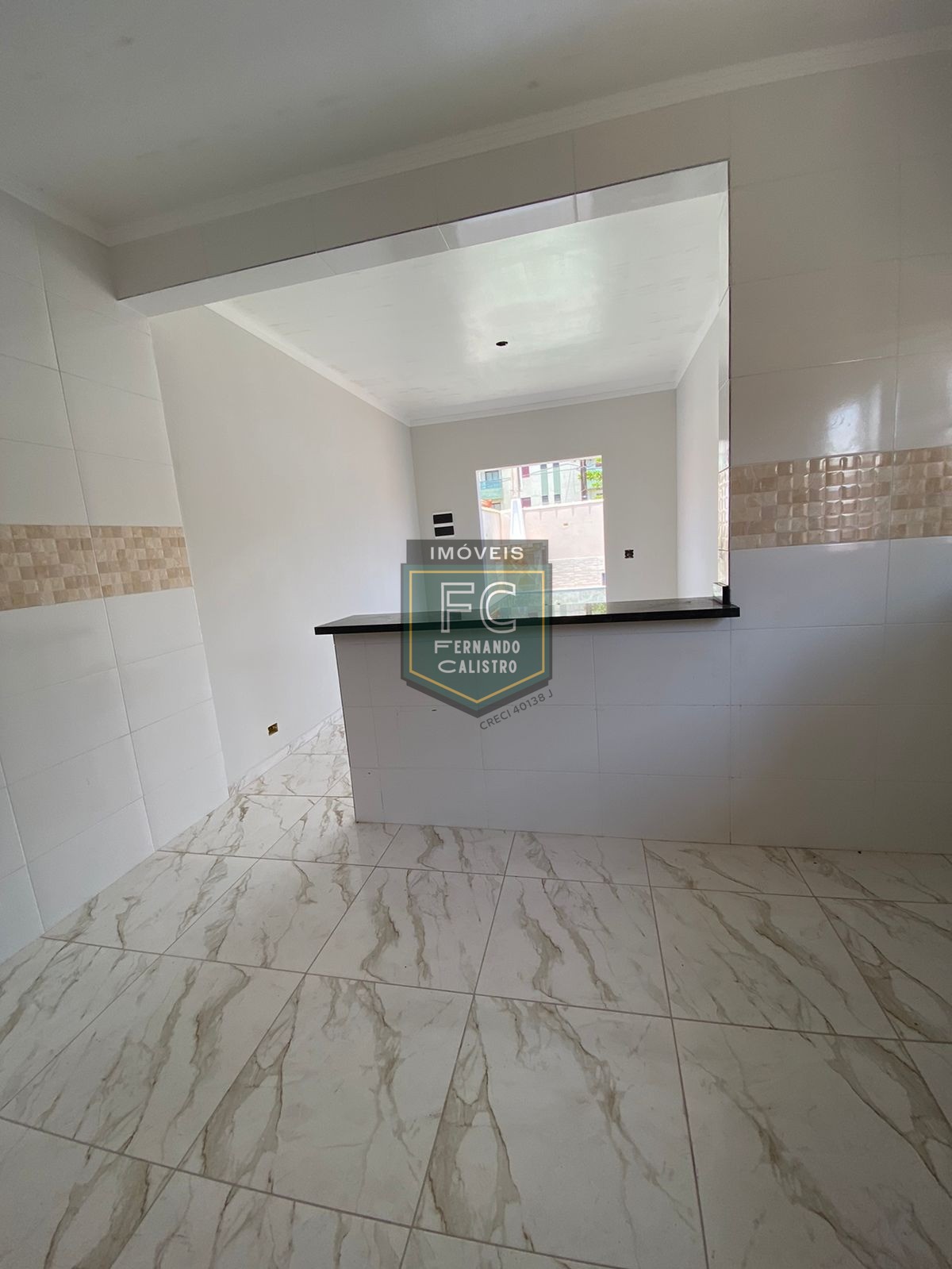 Casa térrea nova, moderna, 2 dormitórios (1 suíte), quintal,