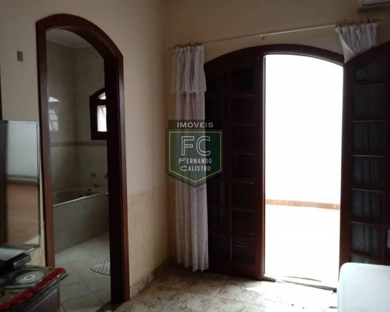 Casa terrea lote inteiro 4 dormitórios (4 suítes), 270 m², com piscina, churrasqueira, localização privilegiada balneário flórida - praia grande/sp