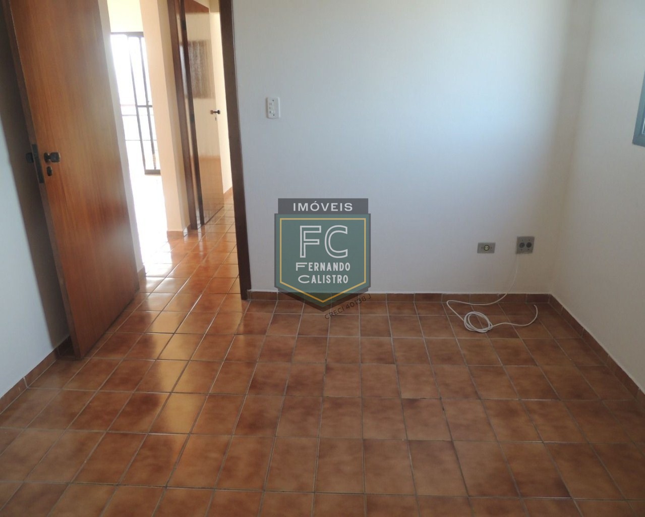 Apartamento alto padrão 2 dormitórios (1 suíte) 82m², varanda de frente, financ. Bancário / direto / permuta, perto da praia, vera cruz, mongaguá sp