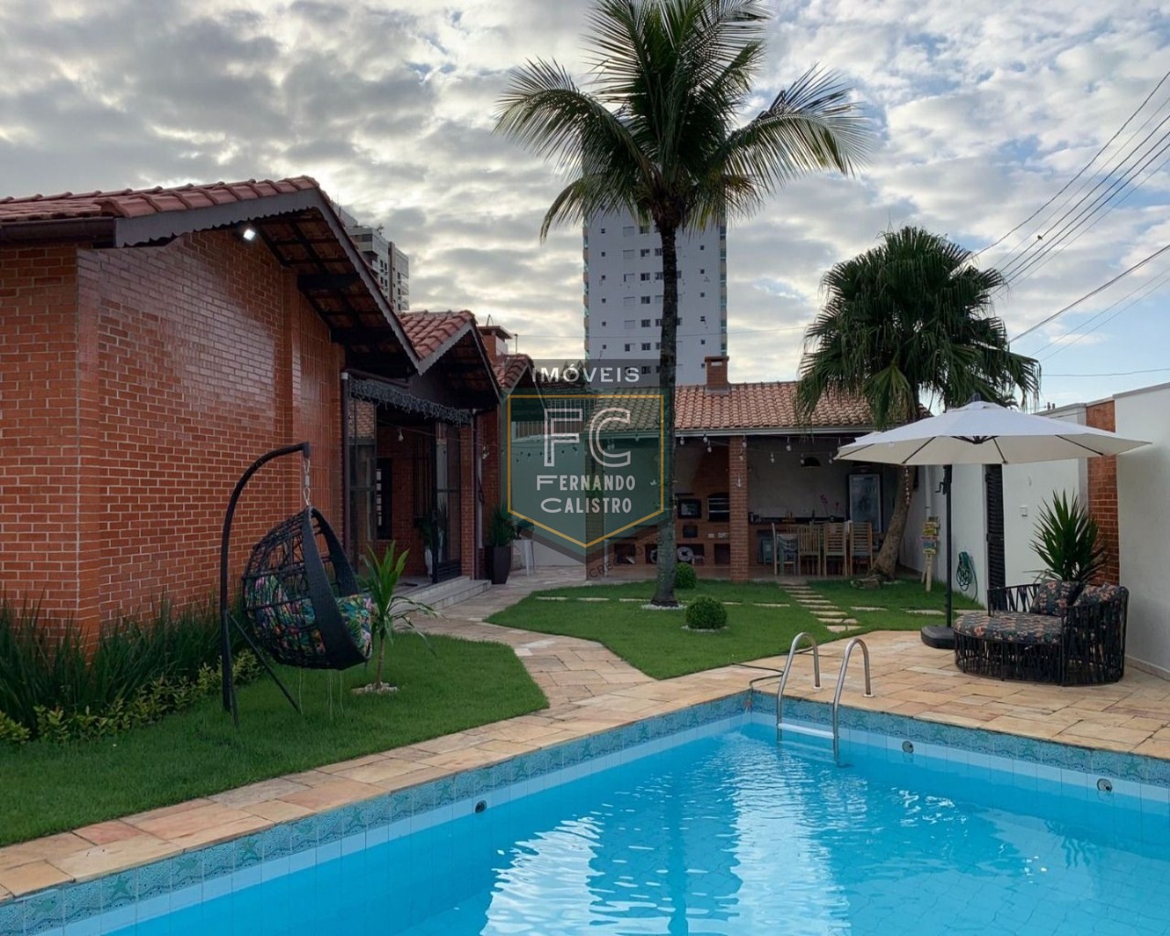 Casa isolada, alto padrão, 3 dormitórios(1suíte), 3 vagas pa