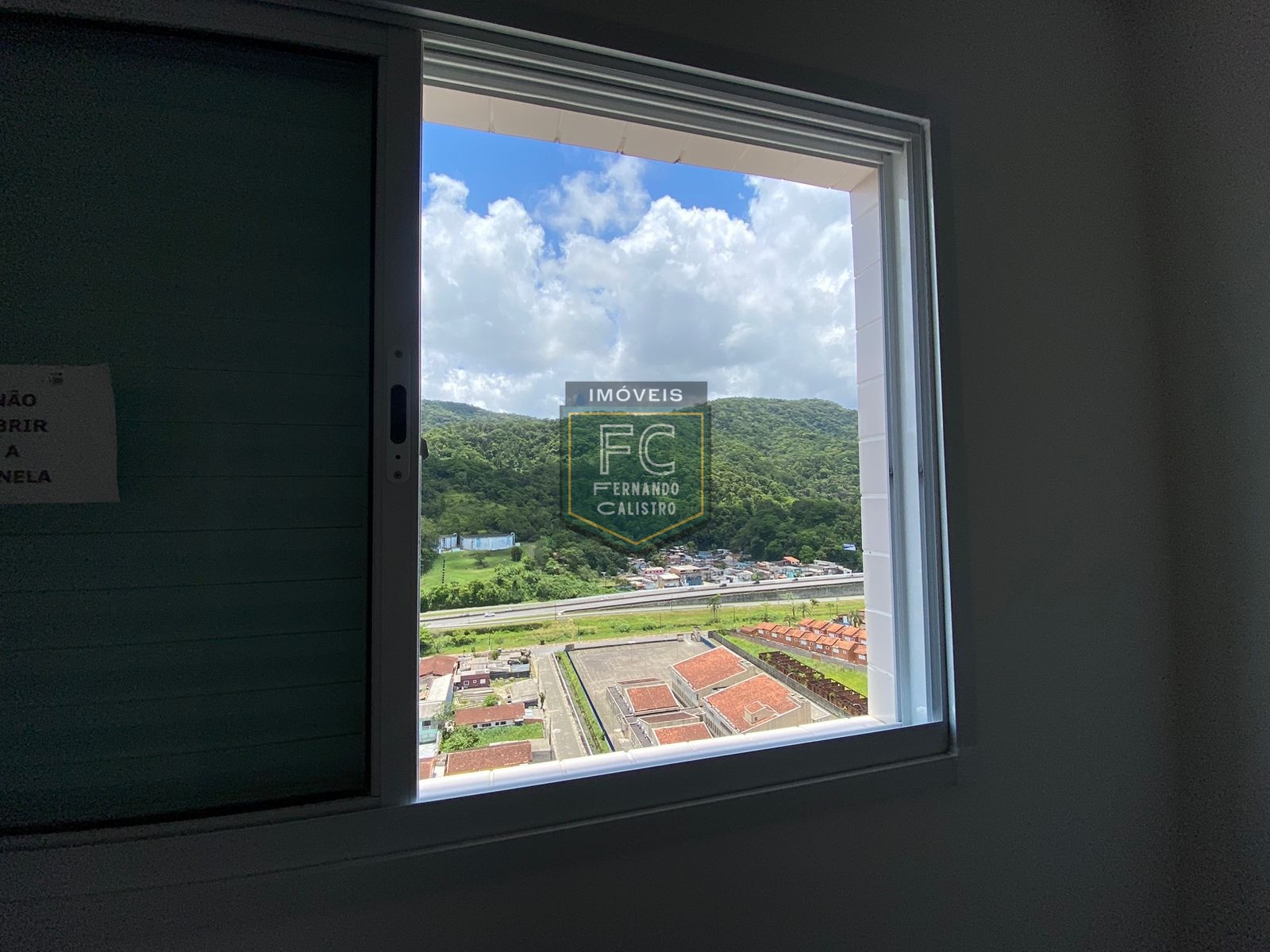 Apartamento novo andar alto, pronto, varanda gourmet c/ vista p/ o mar, 2 dormitórios (1 suíte), piso laminado, local nobre, jd. Luciana, mongaguá-sp