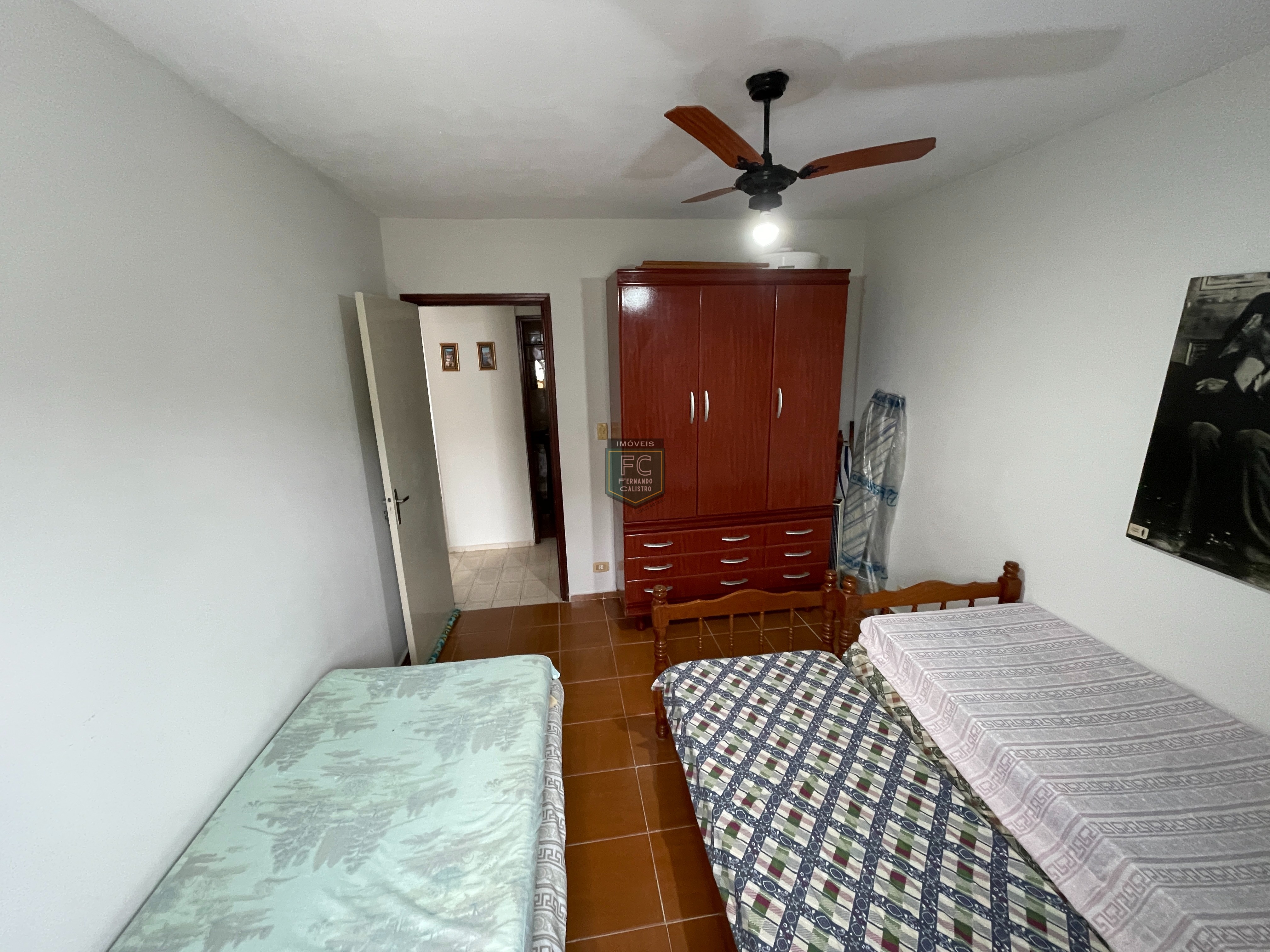 Apartamento Tipo Garden, com 2 Dormitórios e Terraço / Quintal com vista para o mar, e alguns passos da praia, no Coração do Centro, Mongaguá - SP