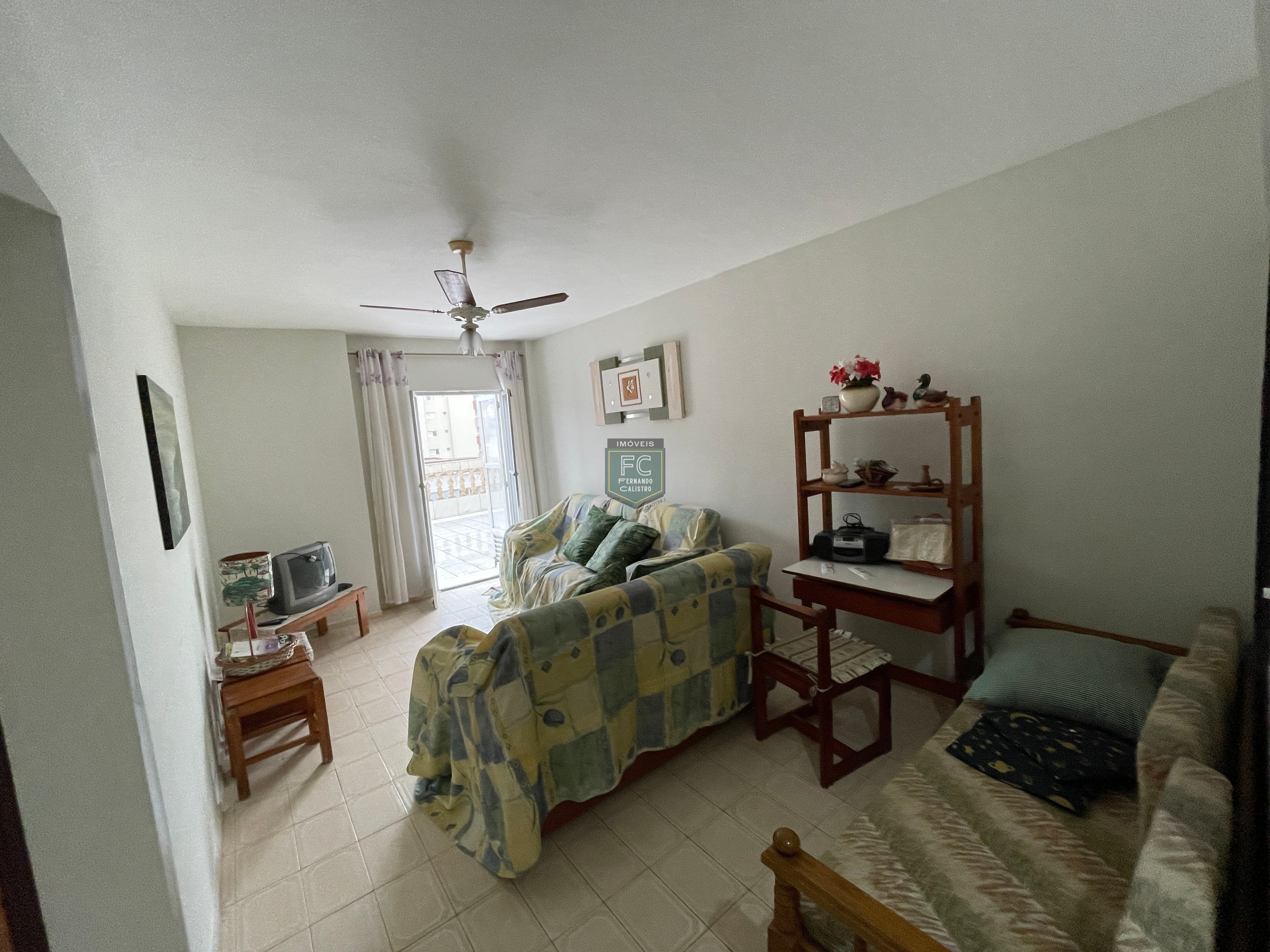Apartamento Tipo Garden, com 2 Dormitórios e Terraço / Quintal com vista para o mar, e alguns passos da praia, no Coração do Centro, Mongaguá - SP